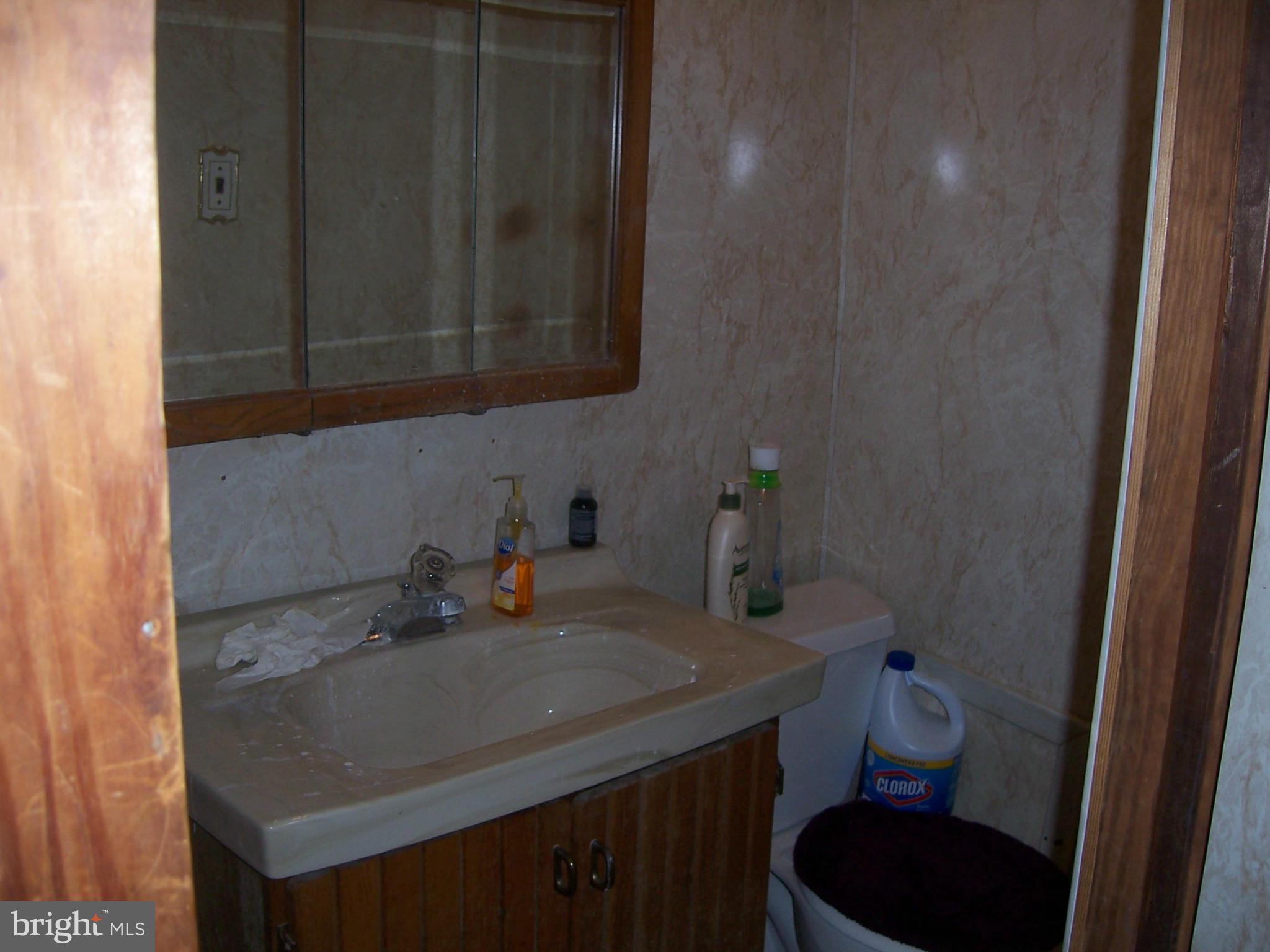 COLONIAL HOUSING - Residential