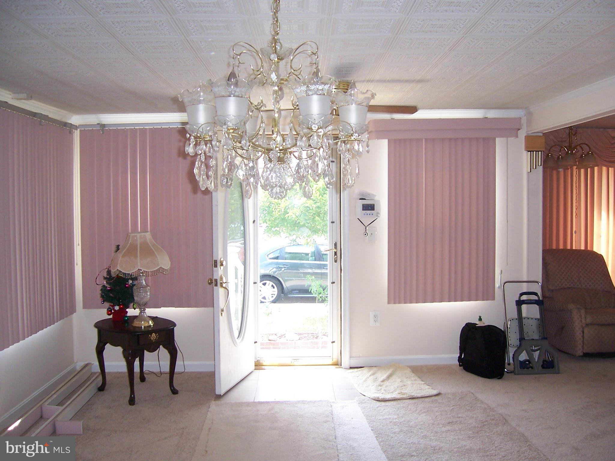 COLONIAL HOUSING - Residential