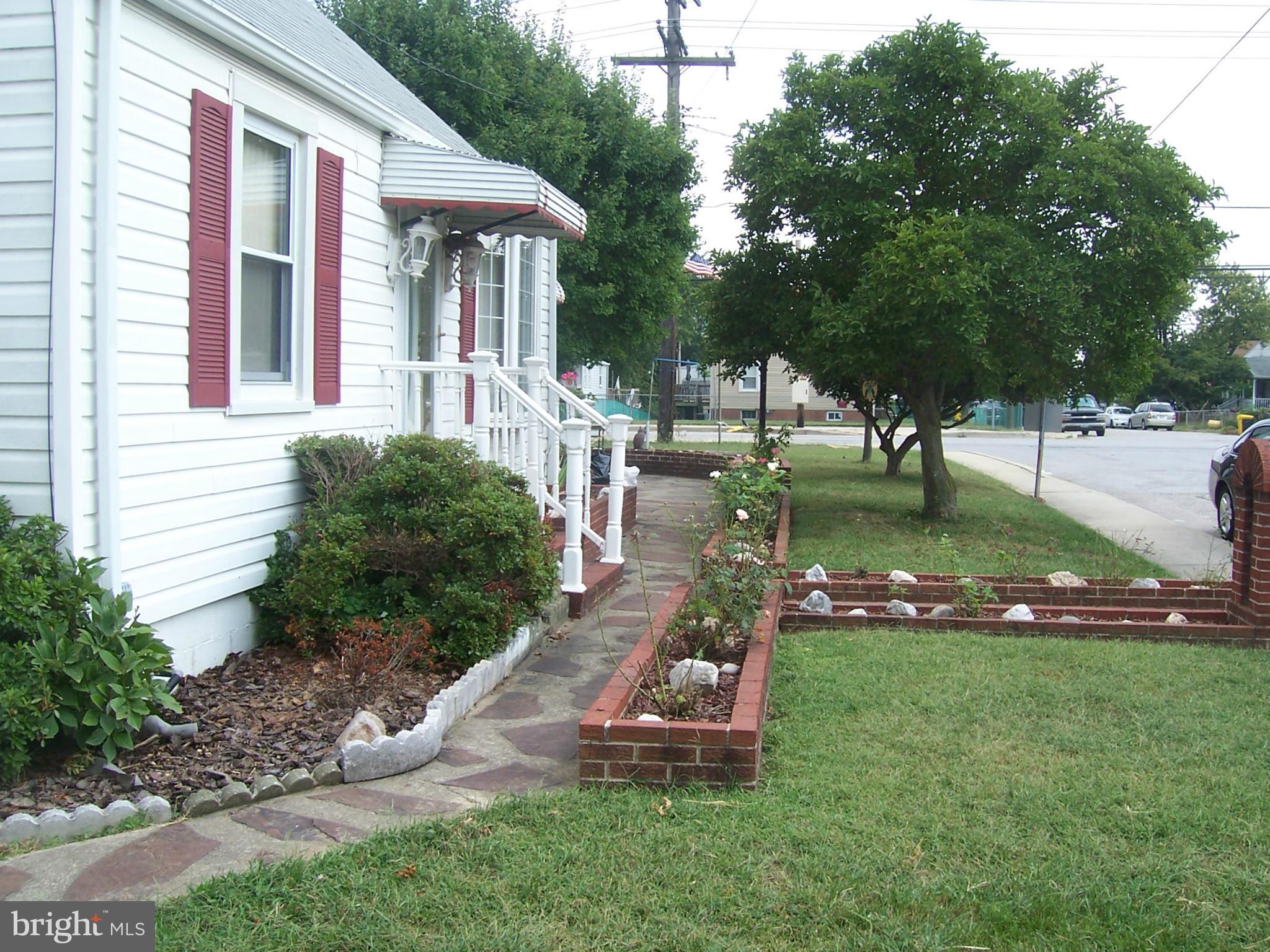 COLONIAL HOUSING - Residential