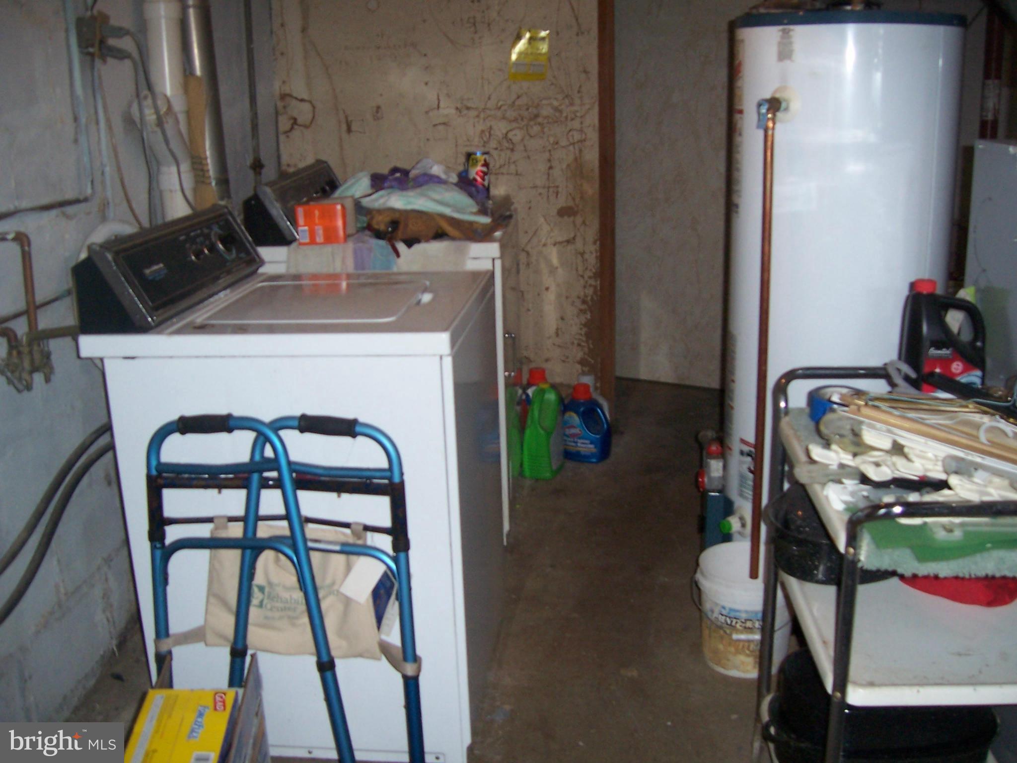 COLONIAL HOUSING - Residential