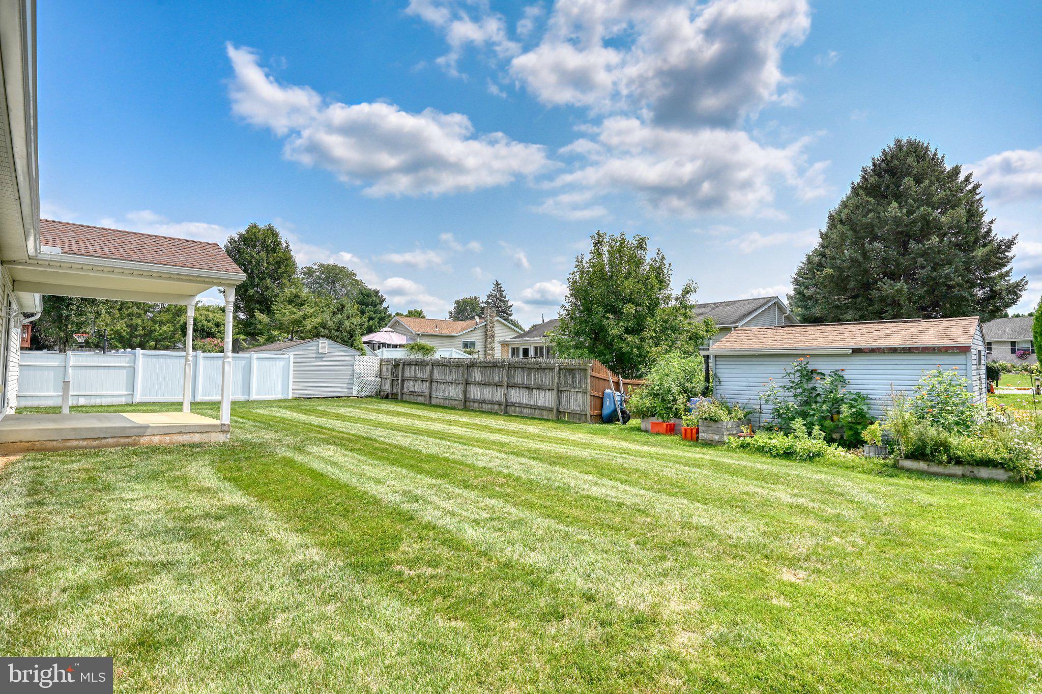 636 MEADOW DRIVE