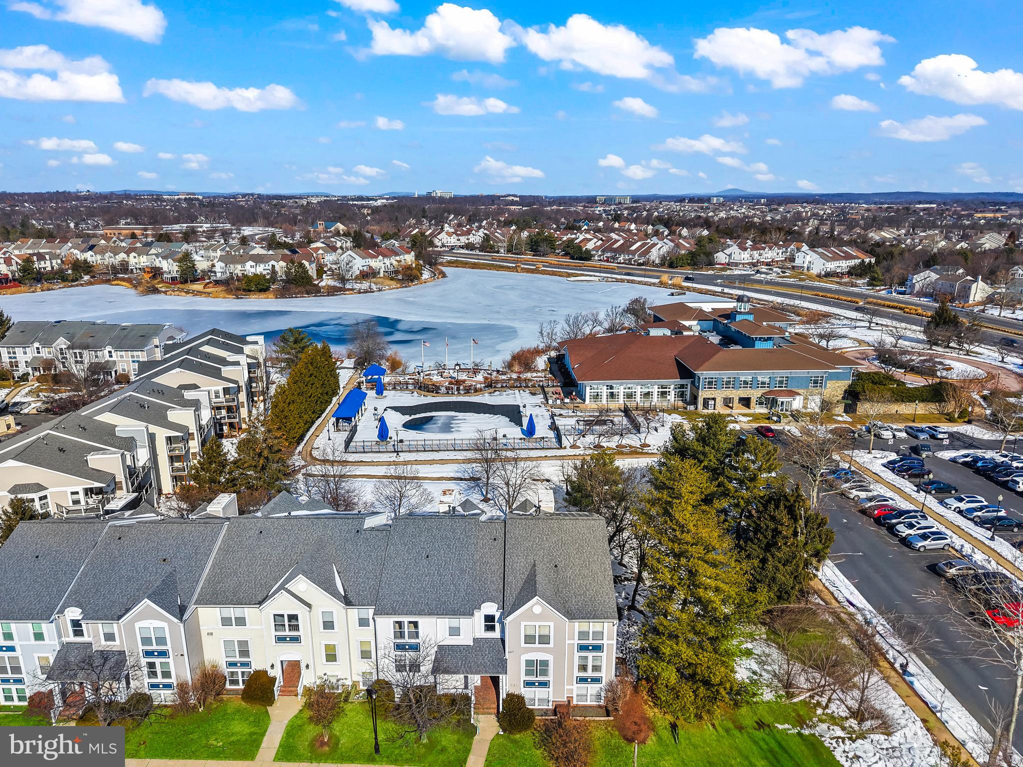 ASHBURN VILLAGE - Residential