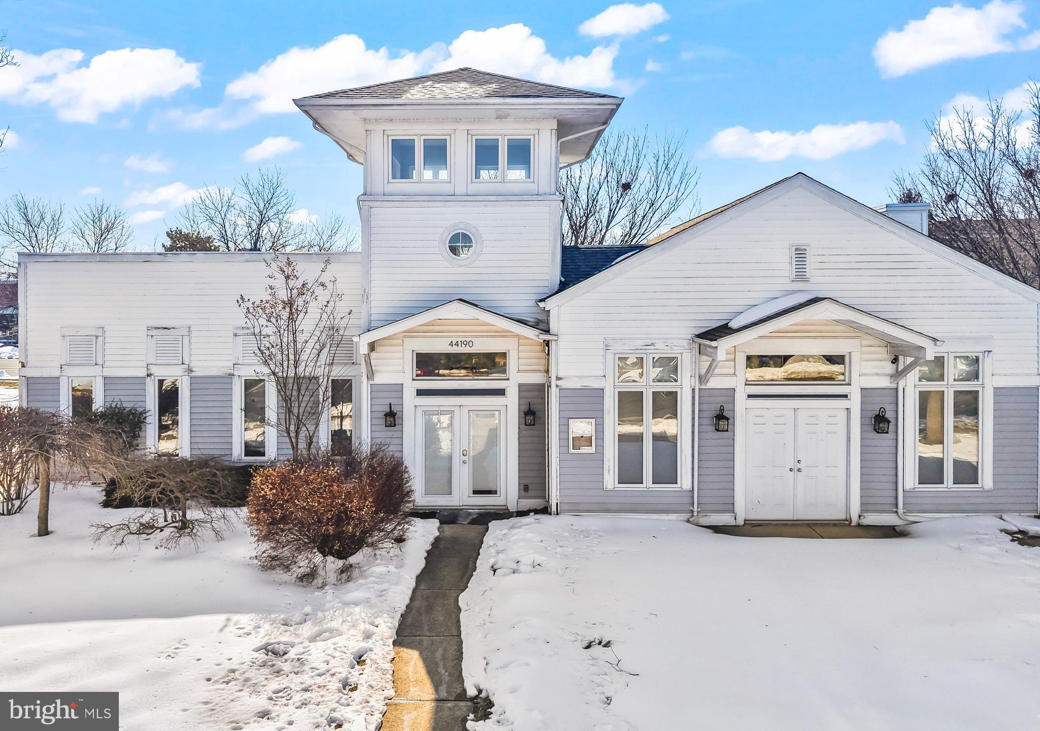 ASHBURN VILLAGE - Residential