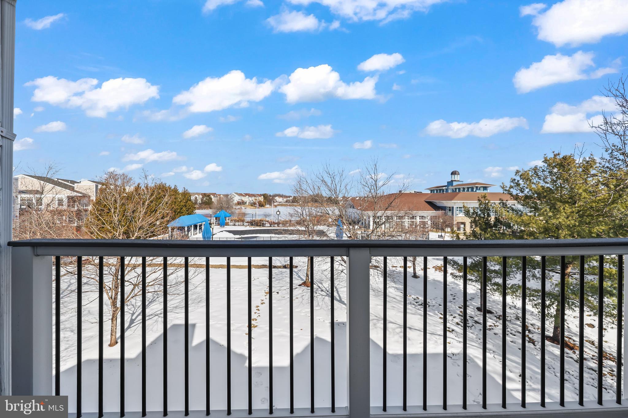 ASHBURN VILLAGE - Residential