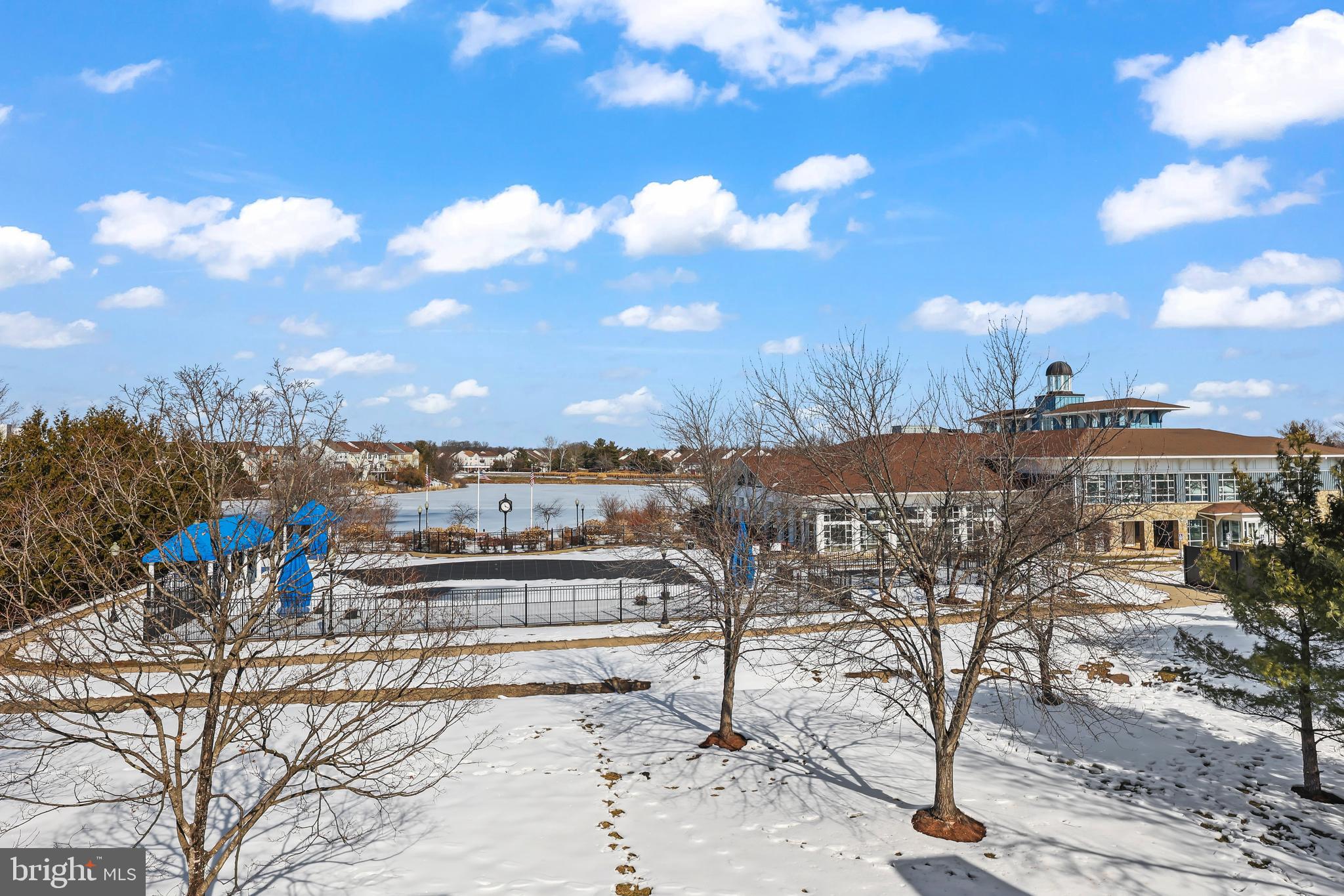 ASHBURN VILLAGE - Residential