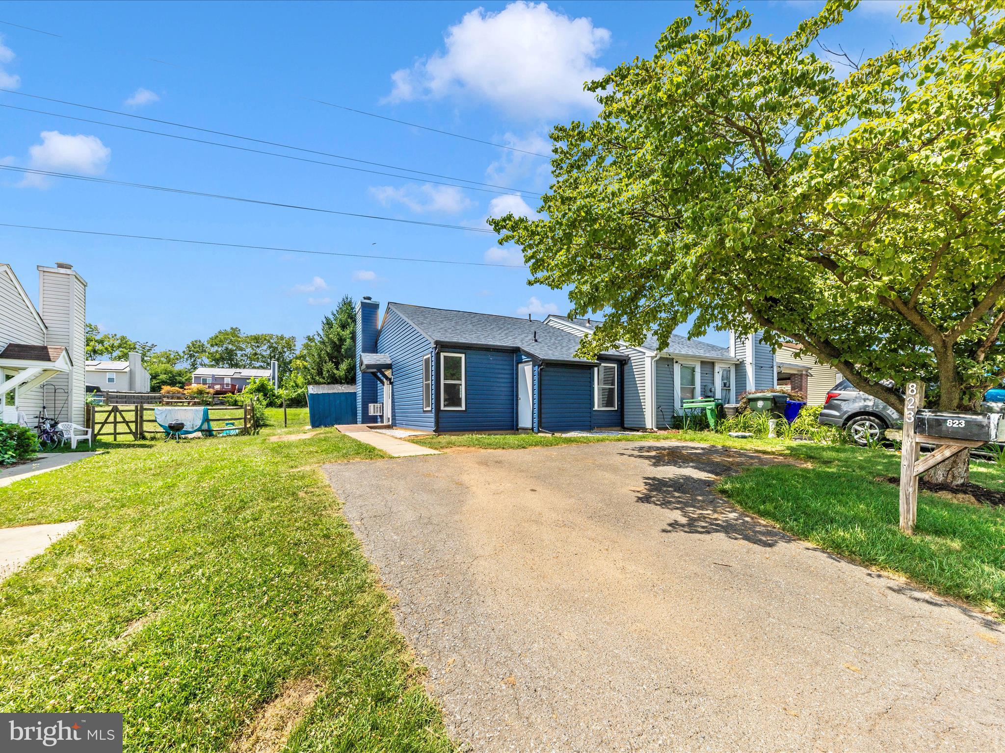 823 CHADWICK CIRCLE