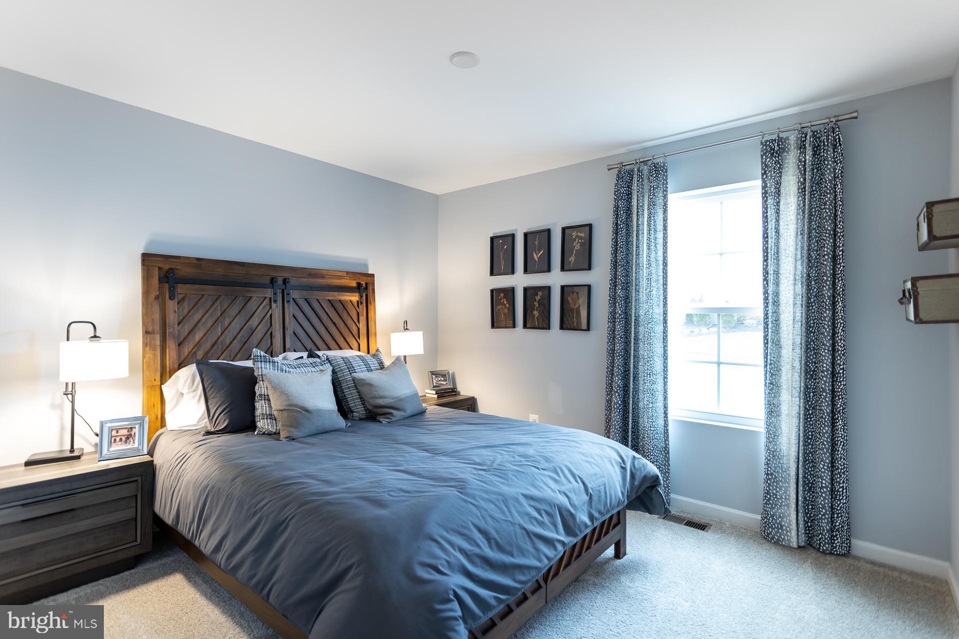 KING'S CROSSING - Residential