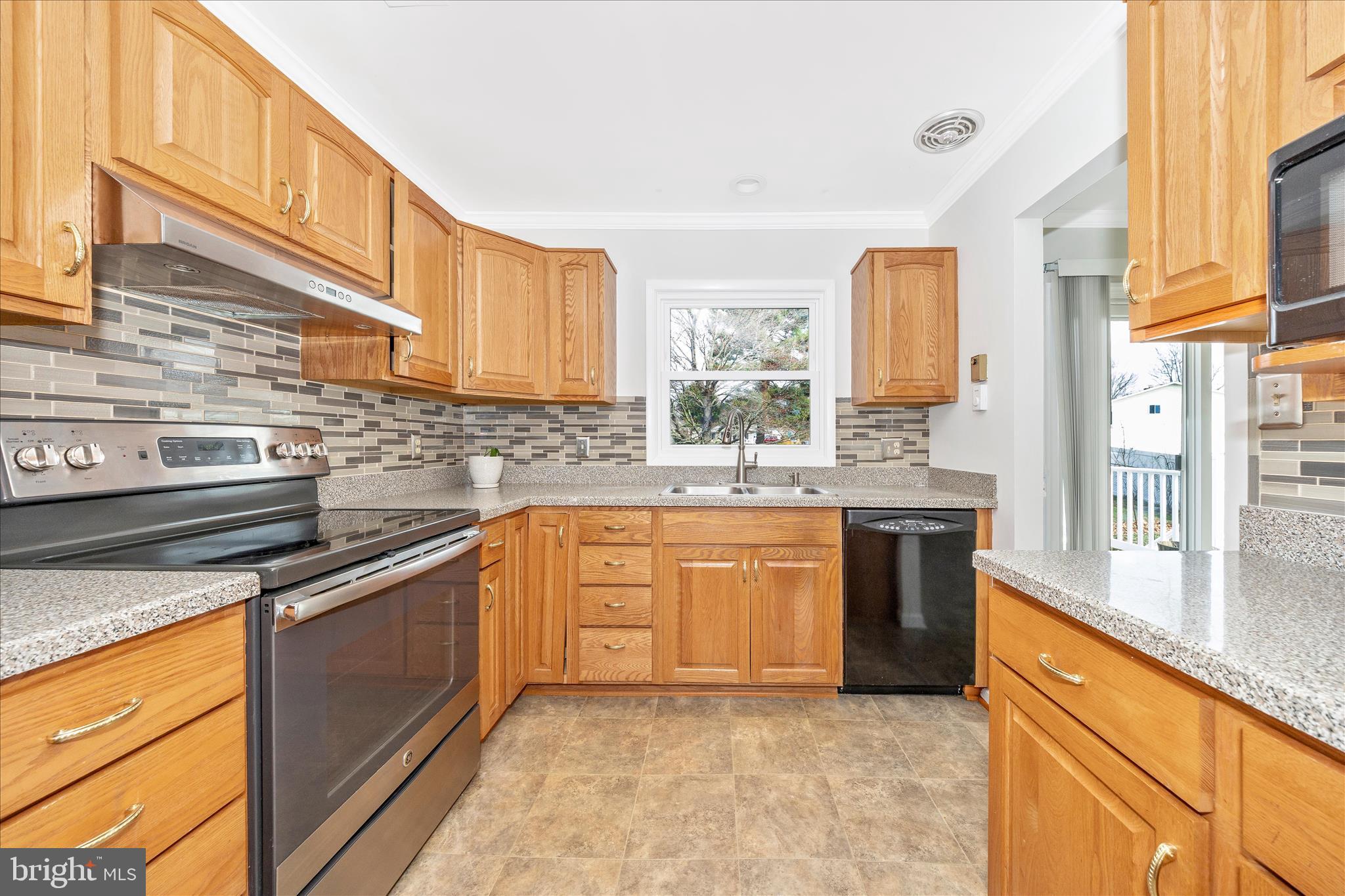 CRESTVIEW ESTATES - Residential