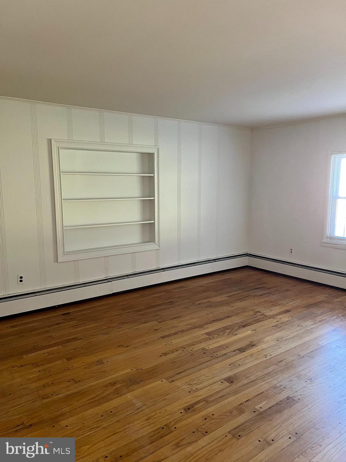 HOOT N HOLLOW - Residential Lease