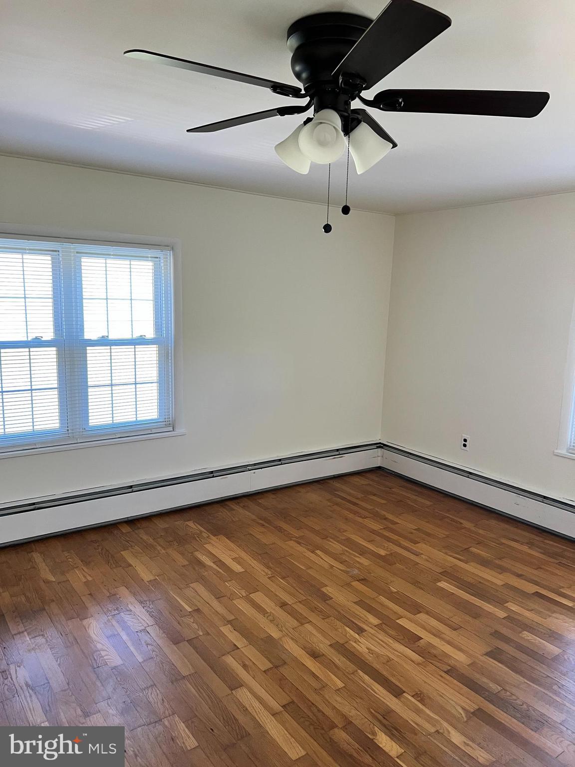 HOOT N HOLLOW - Residential Lease