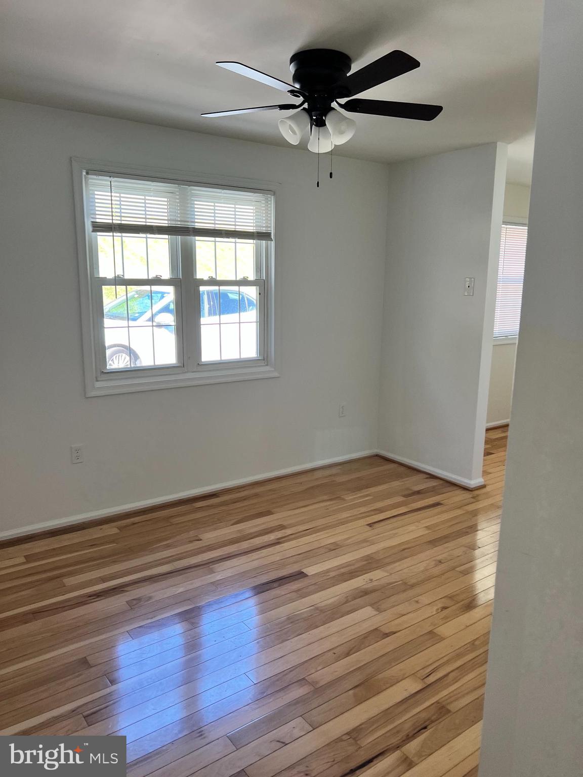 HOOT N HOLLOW - Residential Lease