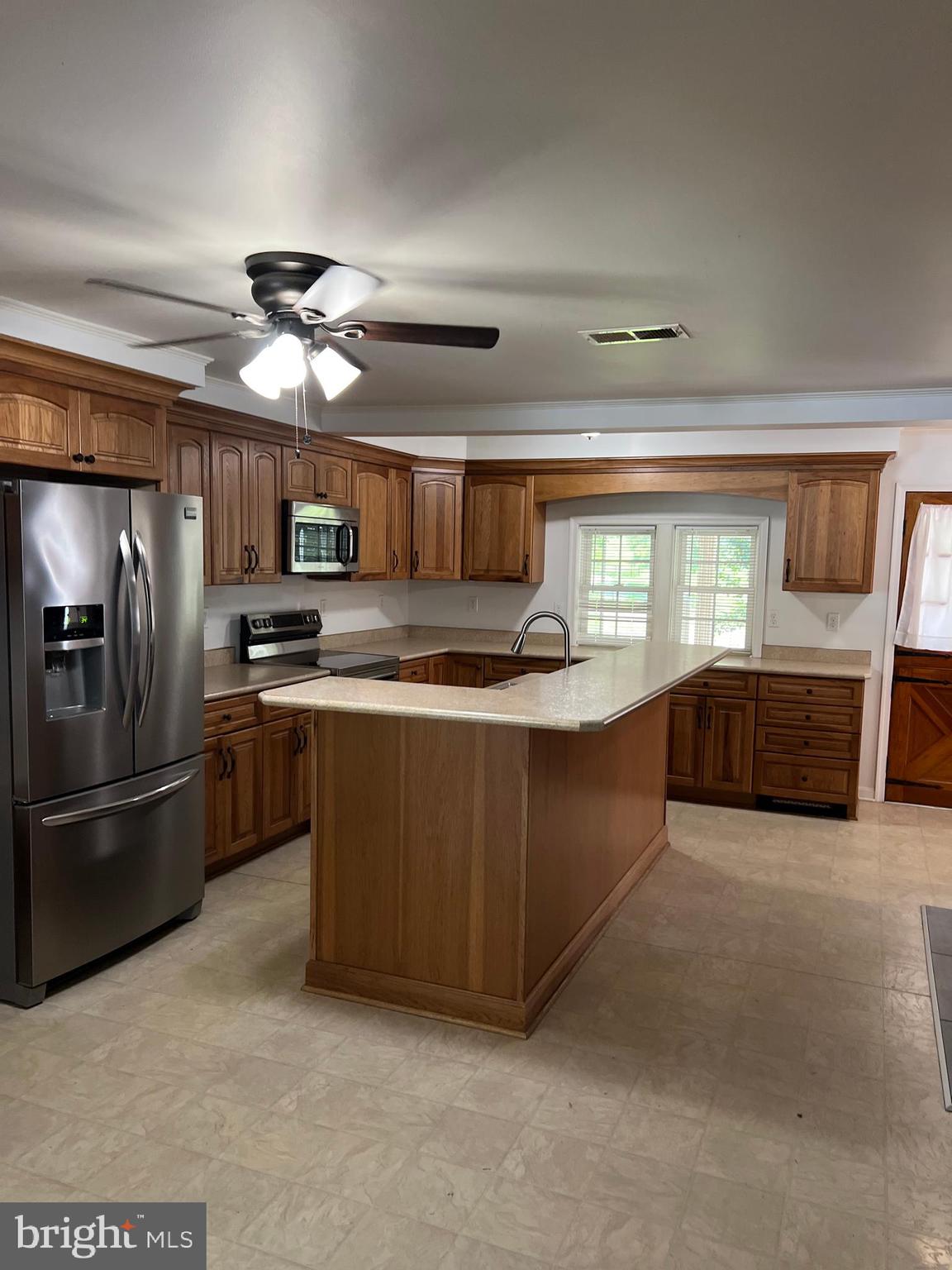 HOOT N HOLLOW - Residential Lease