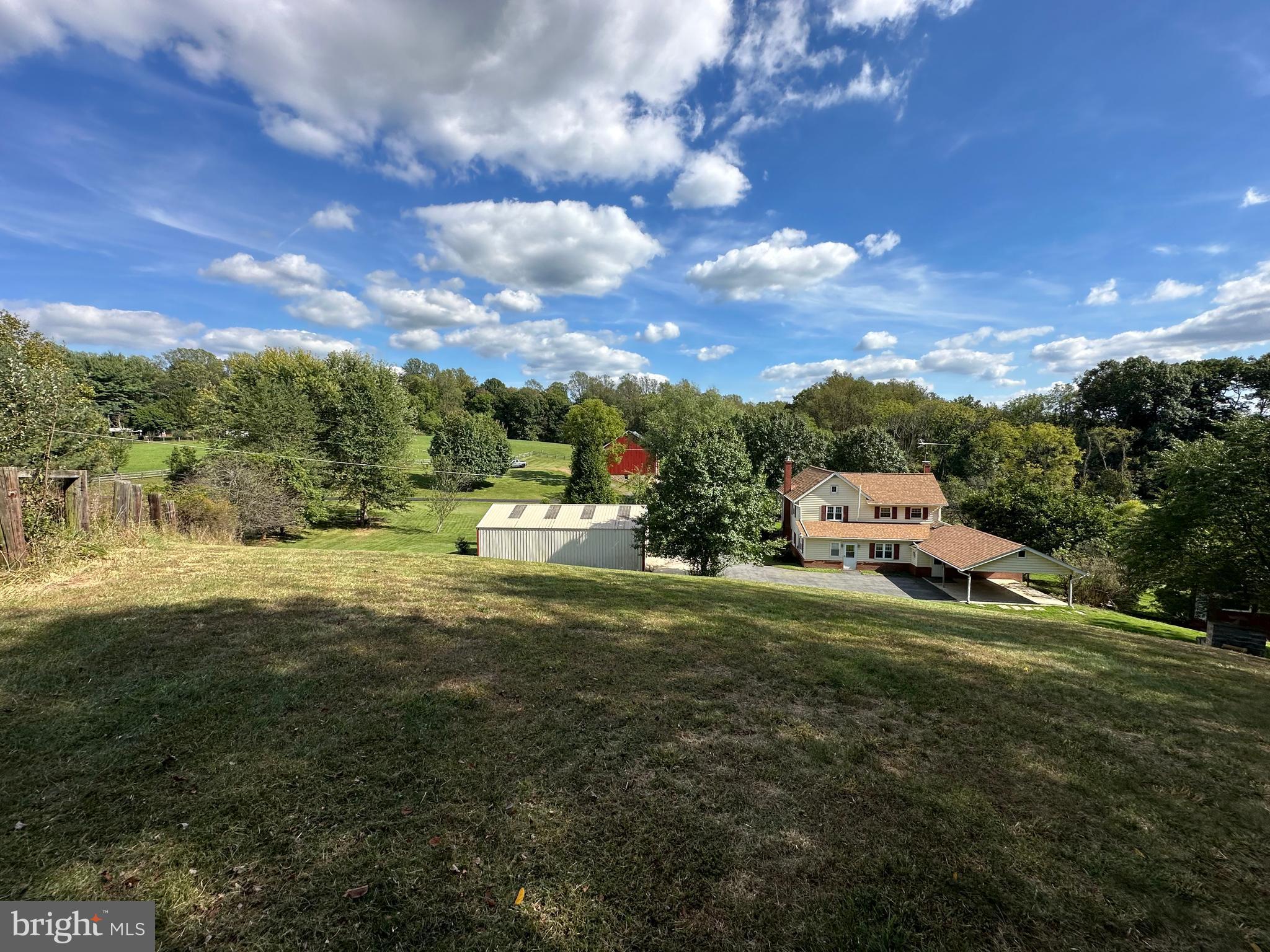 HOOT N HOLLOW - Residential Lease