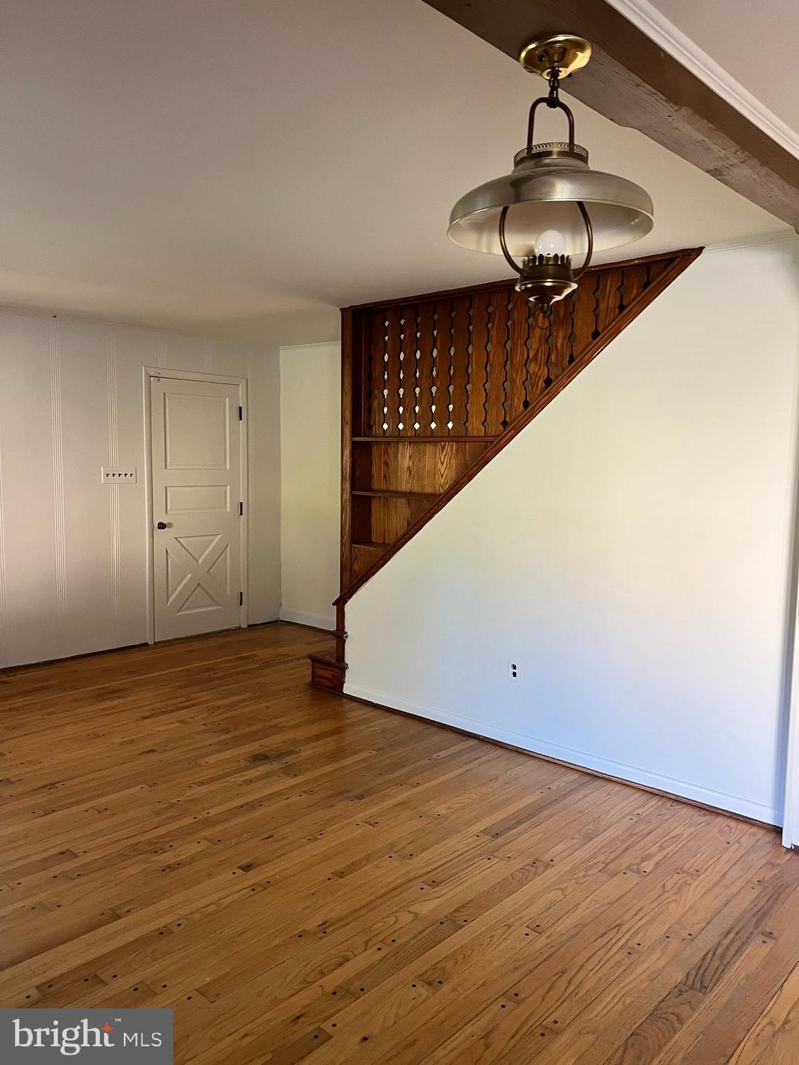 HOOT N HOLLOW - Residential Lease