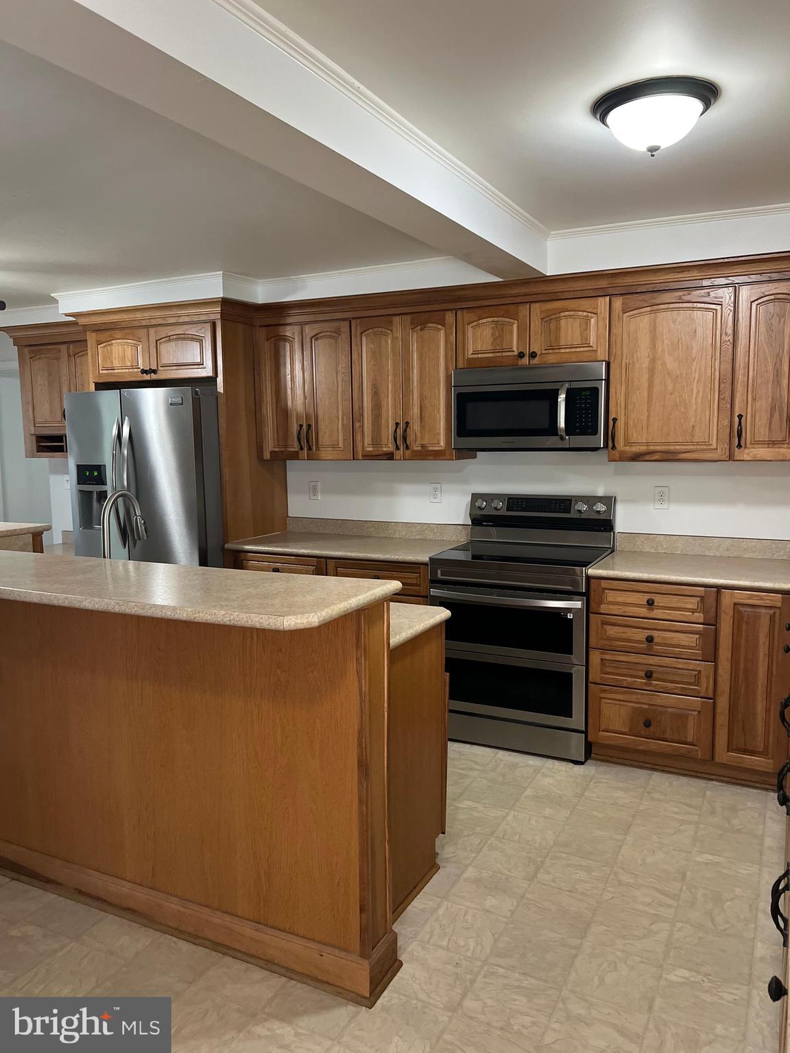 HOOT N HOLLOW - Residential Lease