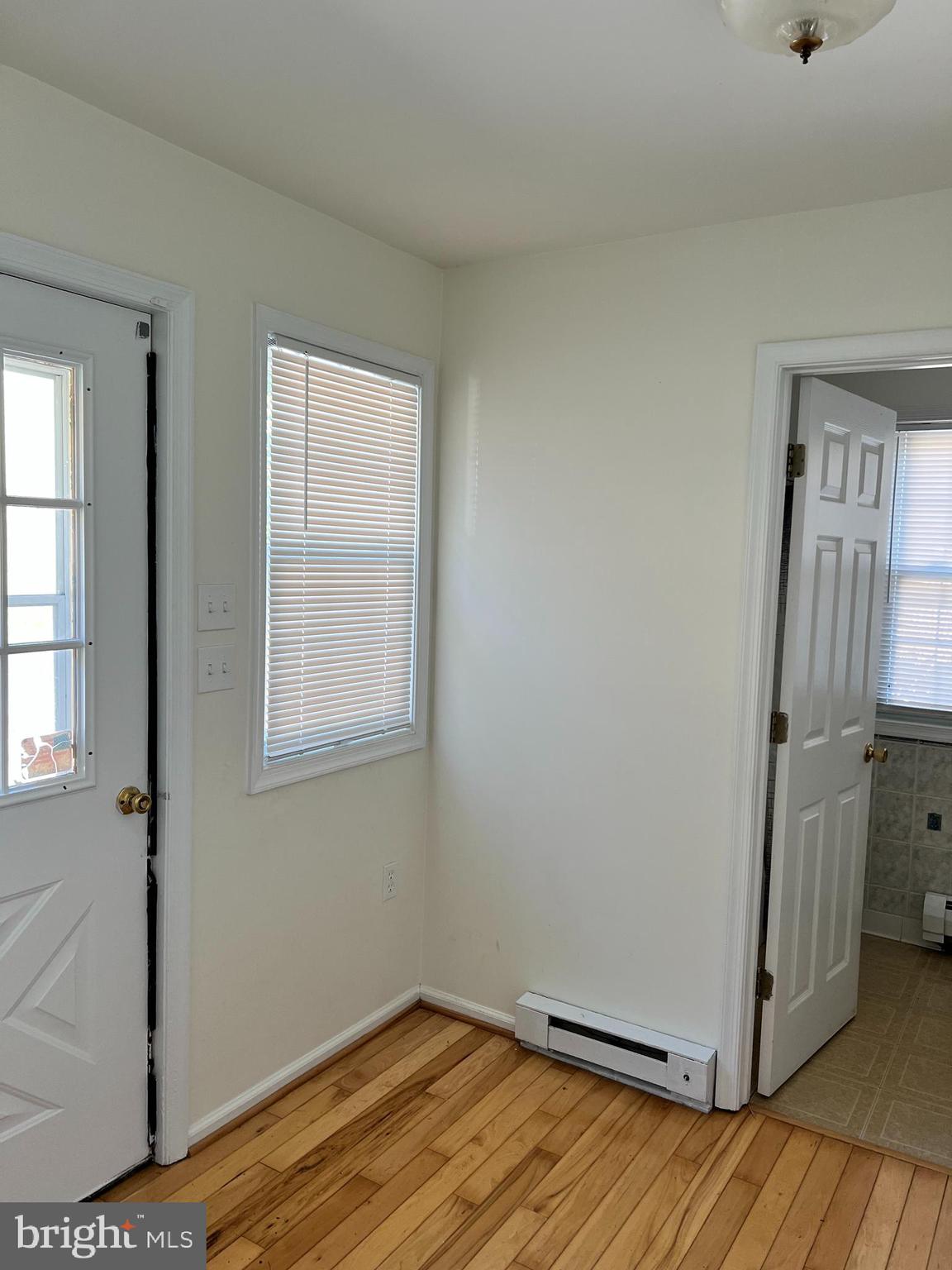 HOOT N HOLLOW - Residential Lease