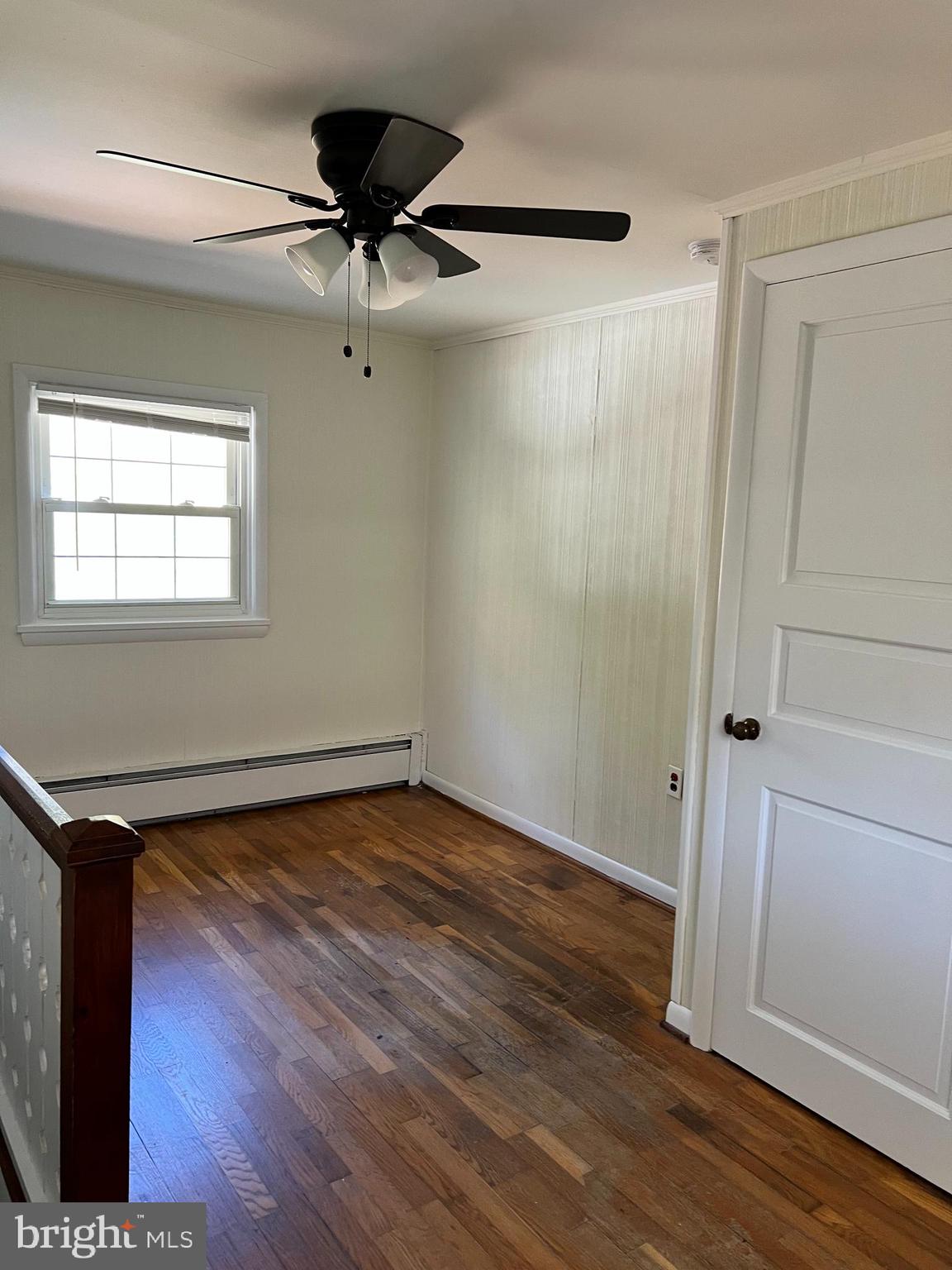 HOOT N HOLLOW - Residential Lease