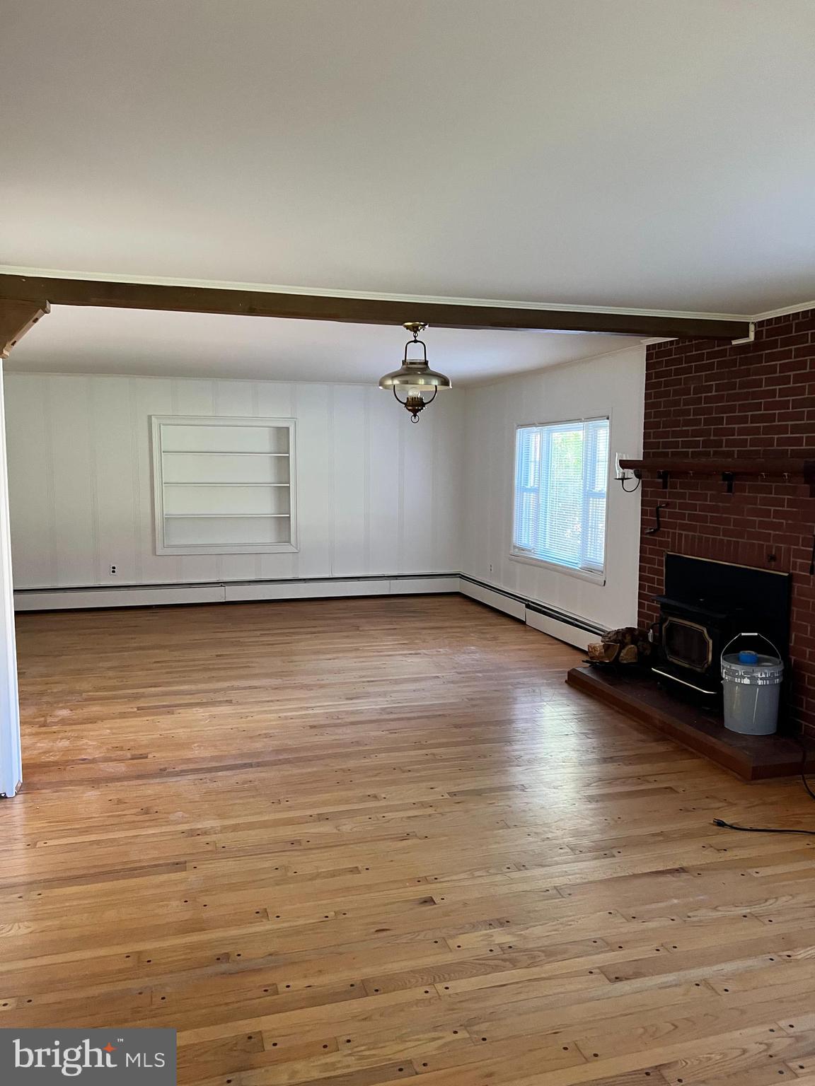 HOOT N HOLLOW - Residential Lease