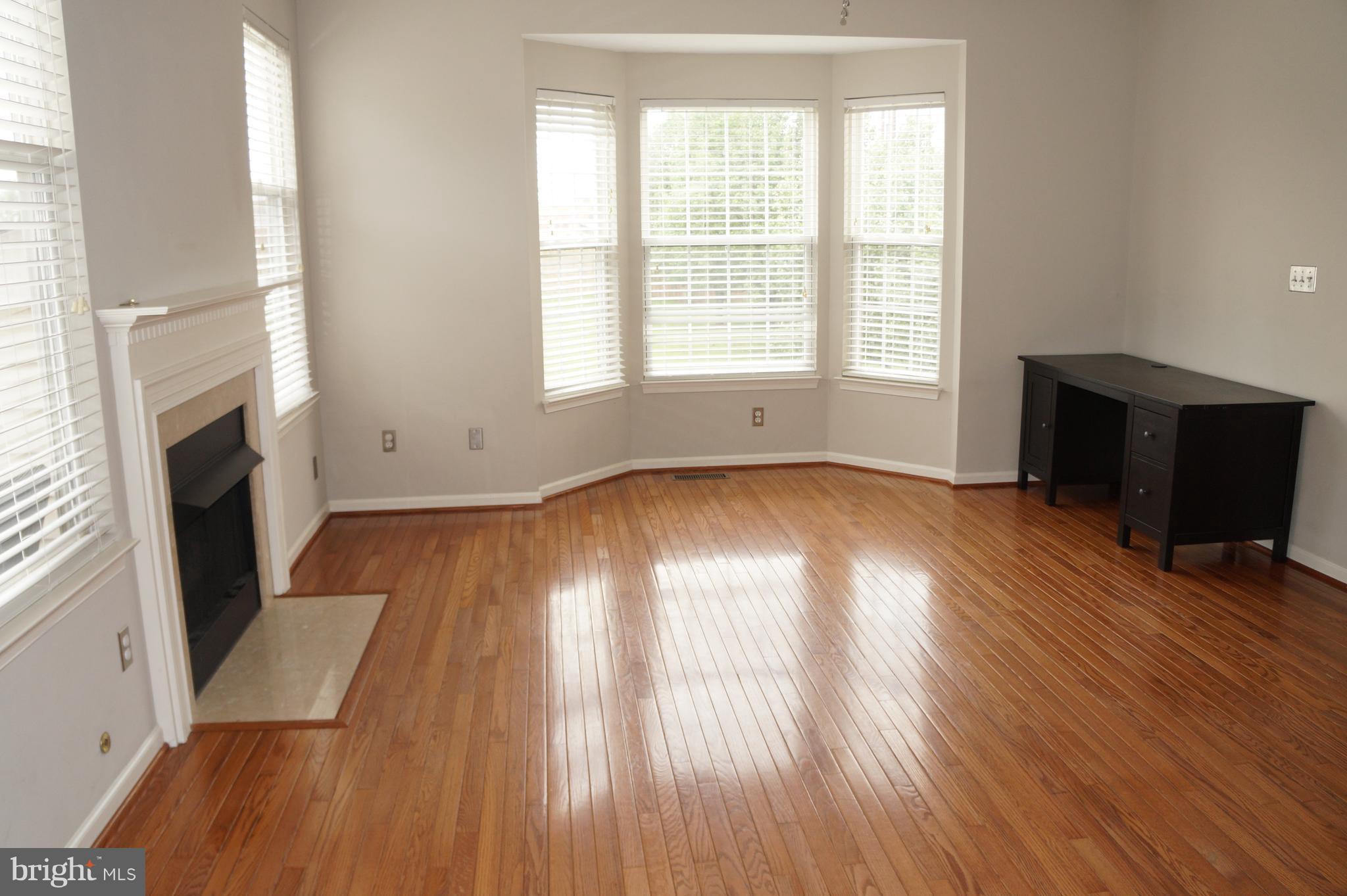 FARMWELL HUNT - Residential Lease