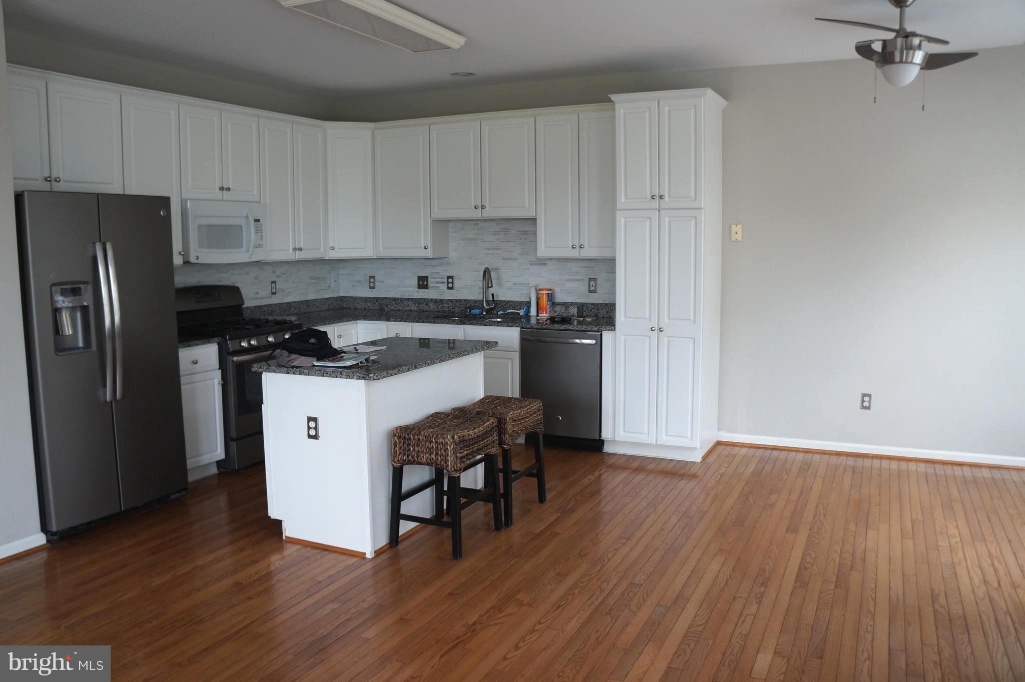 FARMWELL HUNT - Residential Lease