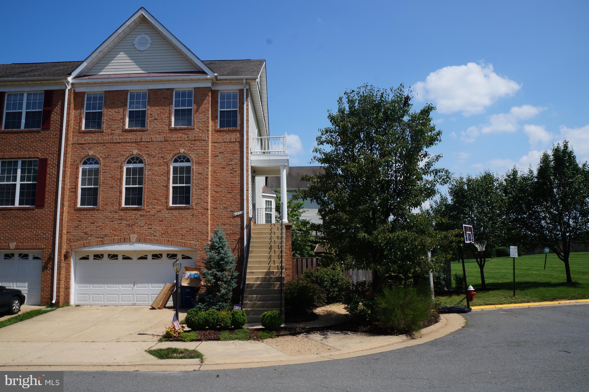 FARMWELL HUNT - Residential Lease