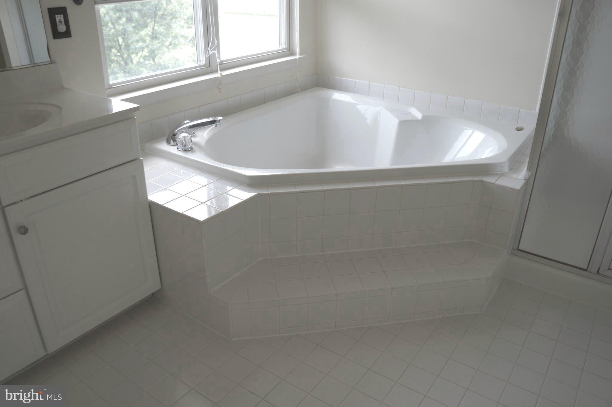 FARMWELL HUNT - Residential Lease