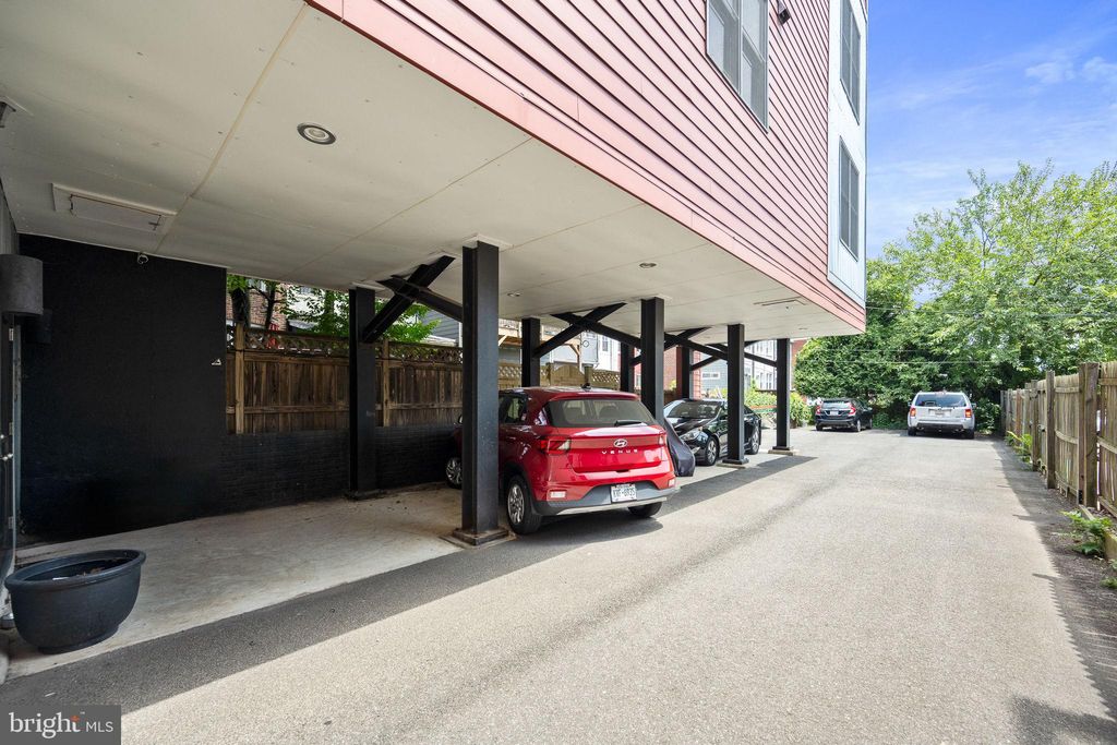 Photo of 3577 Warder Street NW #102, WASHINGTON, DC 20010 (MLS # DCDC2244120)