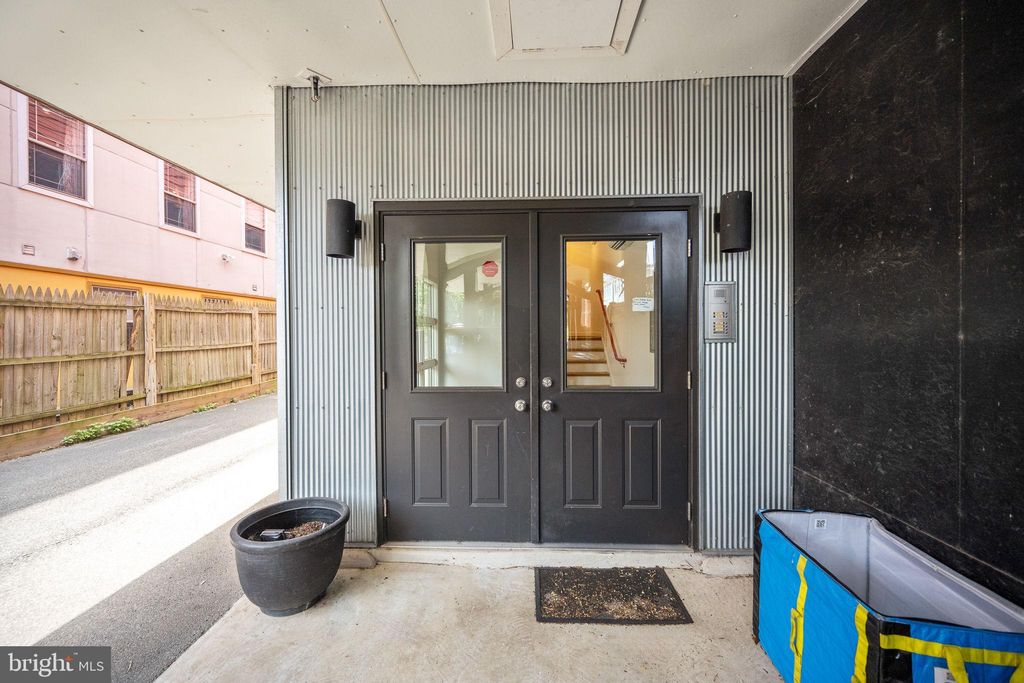 Photo of 3577 Warder Street NW #102, WASHINGTON, DC 20010 (MLS # DCDC2244120)