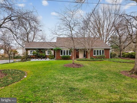 Homes For Sale - 7 Stanford Court<br/> EAST WINDSOR, NJ 08520
