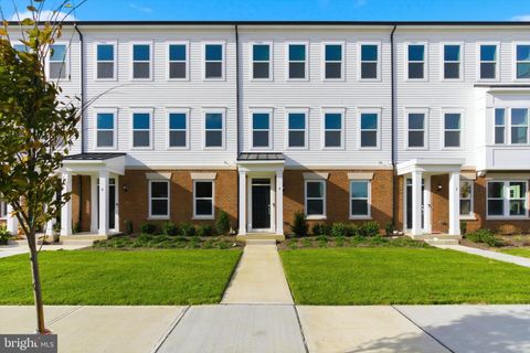 Photo of 4 Barton Ave, OCEANPORT, NJ 07757 (MLS # NJMM2004196)