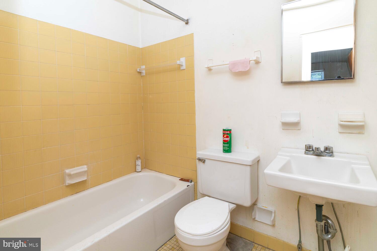 GERMANTOWN (EAST) - Residential