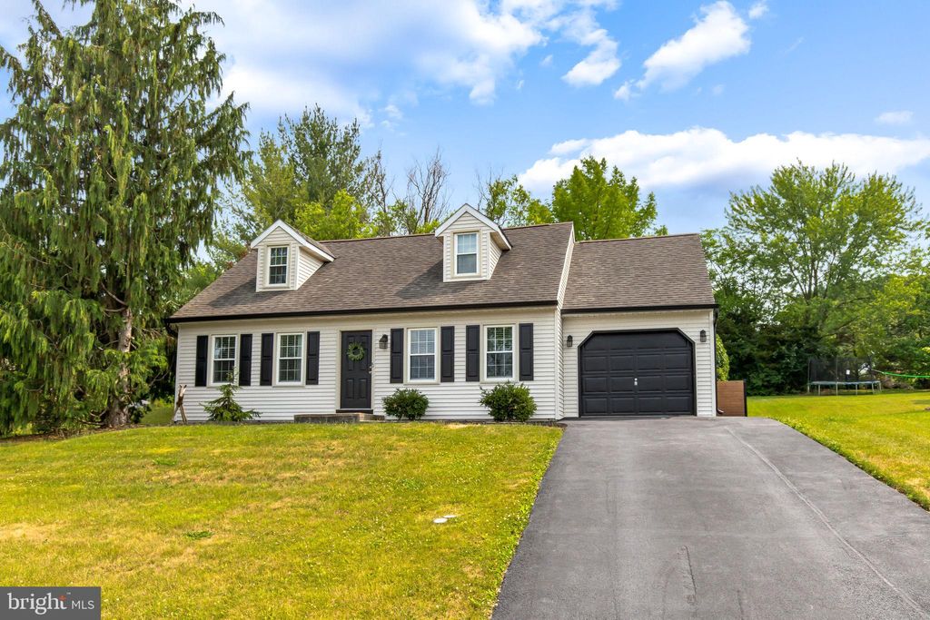 Photo of 13 SUMMERS DR, STEVENS, PA 17578 (MLS # PALA2036404)