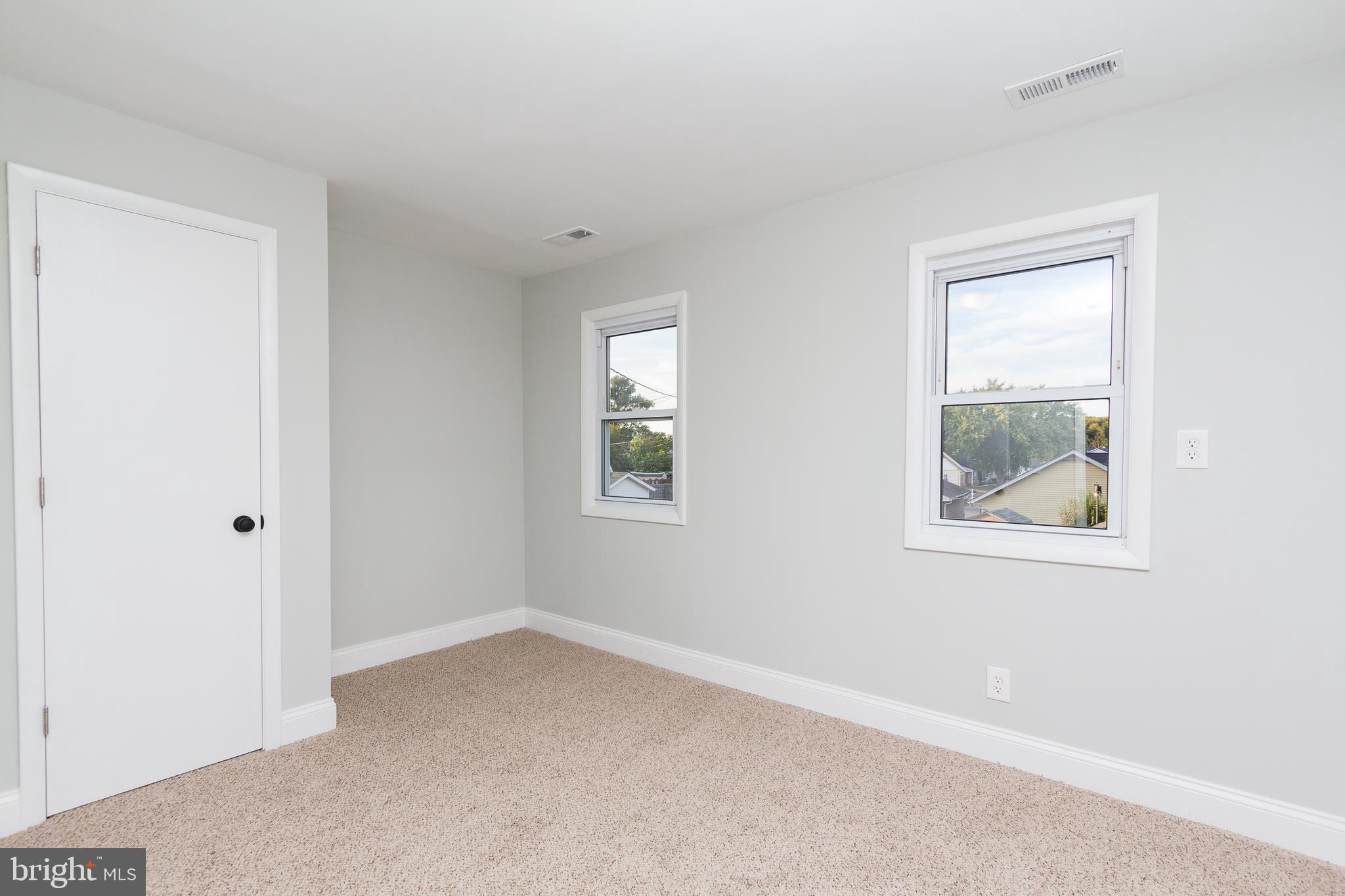 LODGE FOREST MANOR - Residential