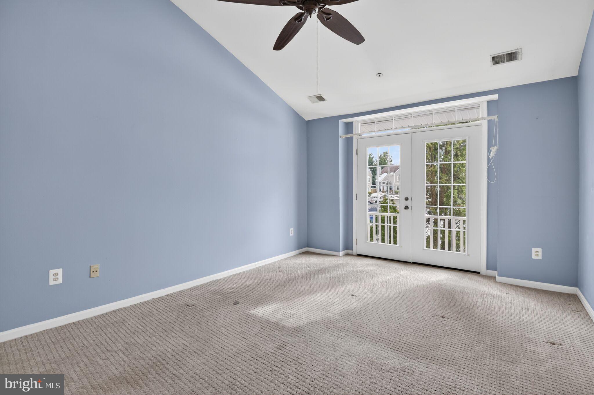 LAKE HALLOWELL - Residential