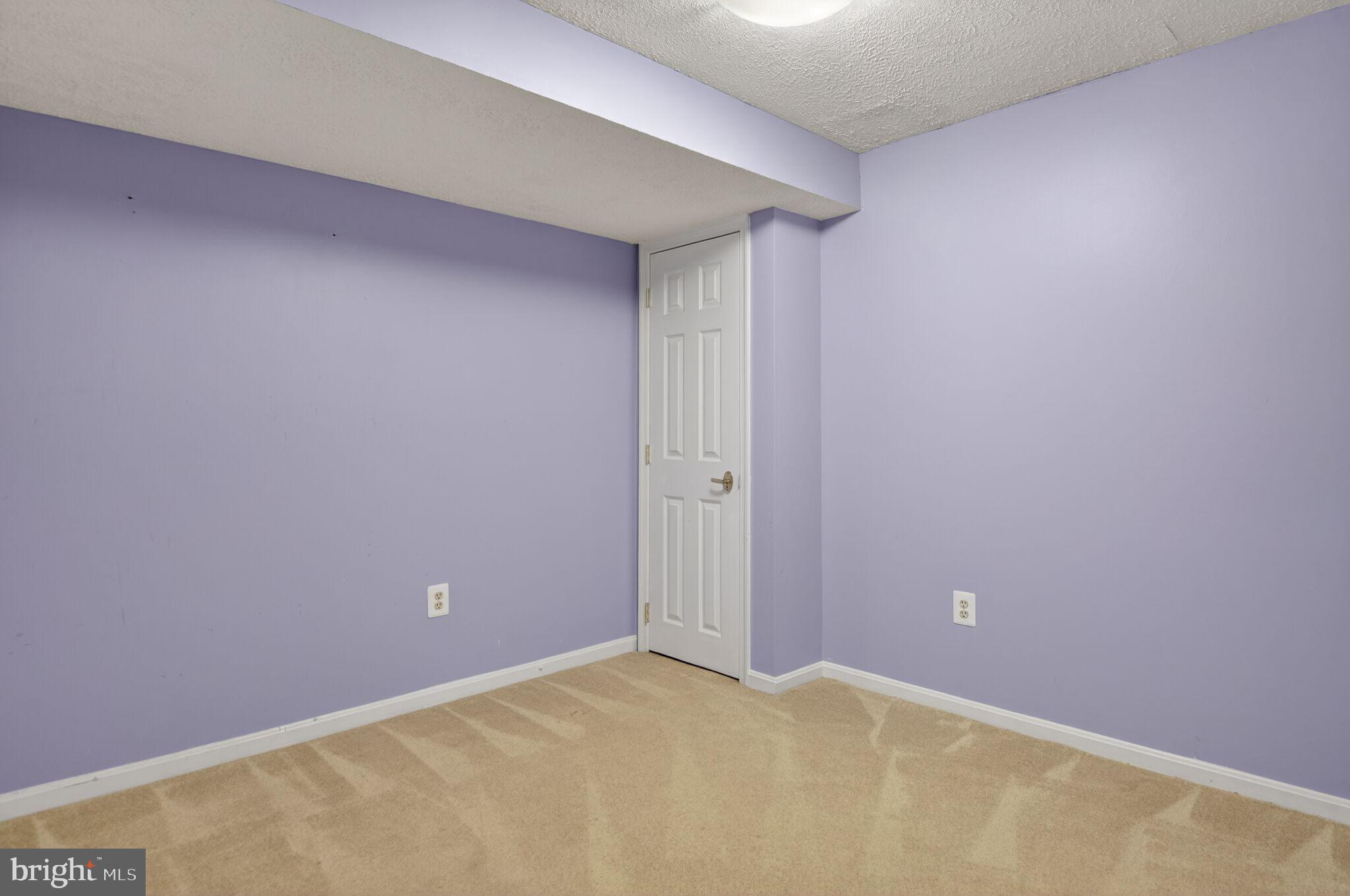 LAKE HALLOWELL - Residential