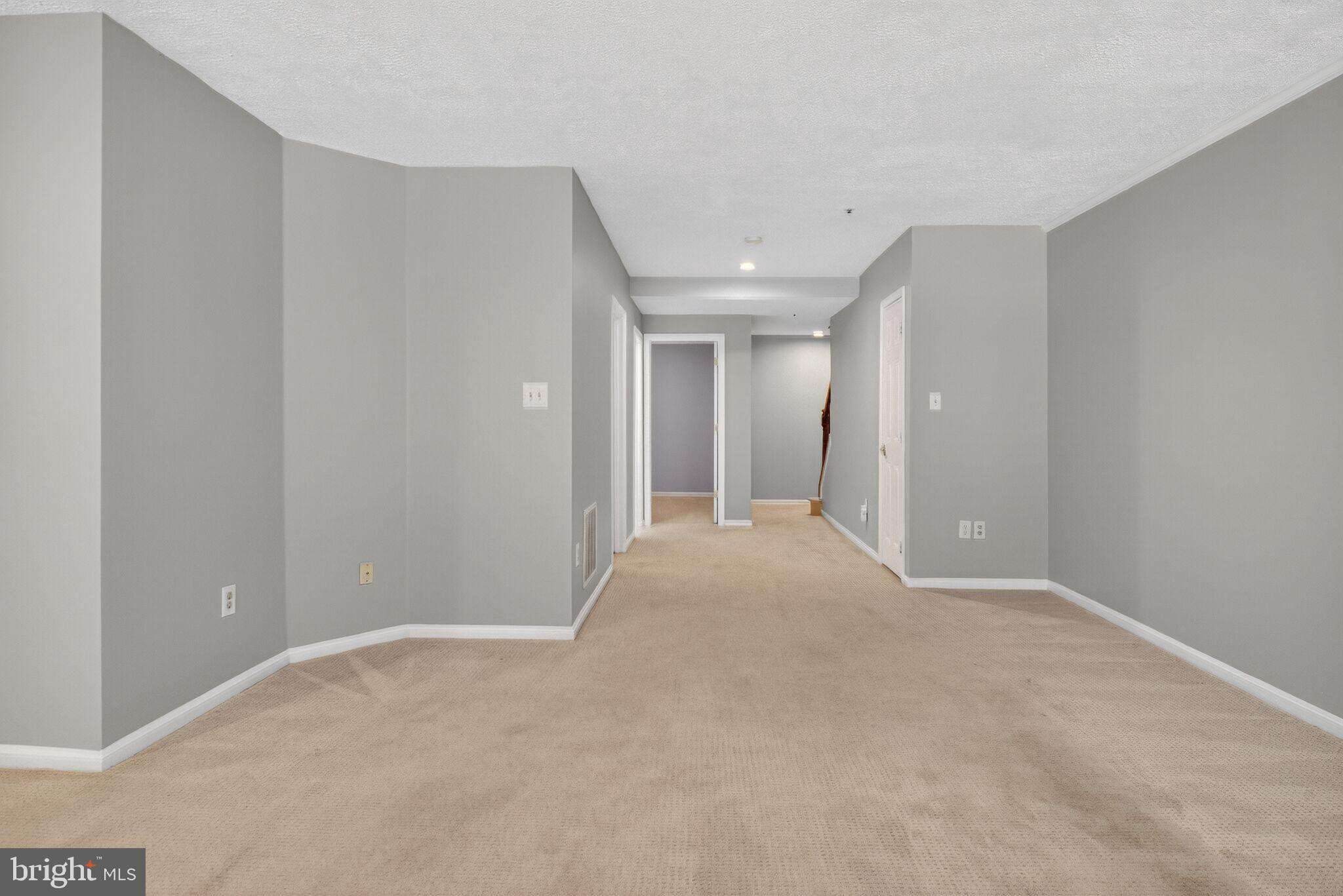 LAKE HALLOWELL - Residential