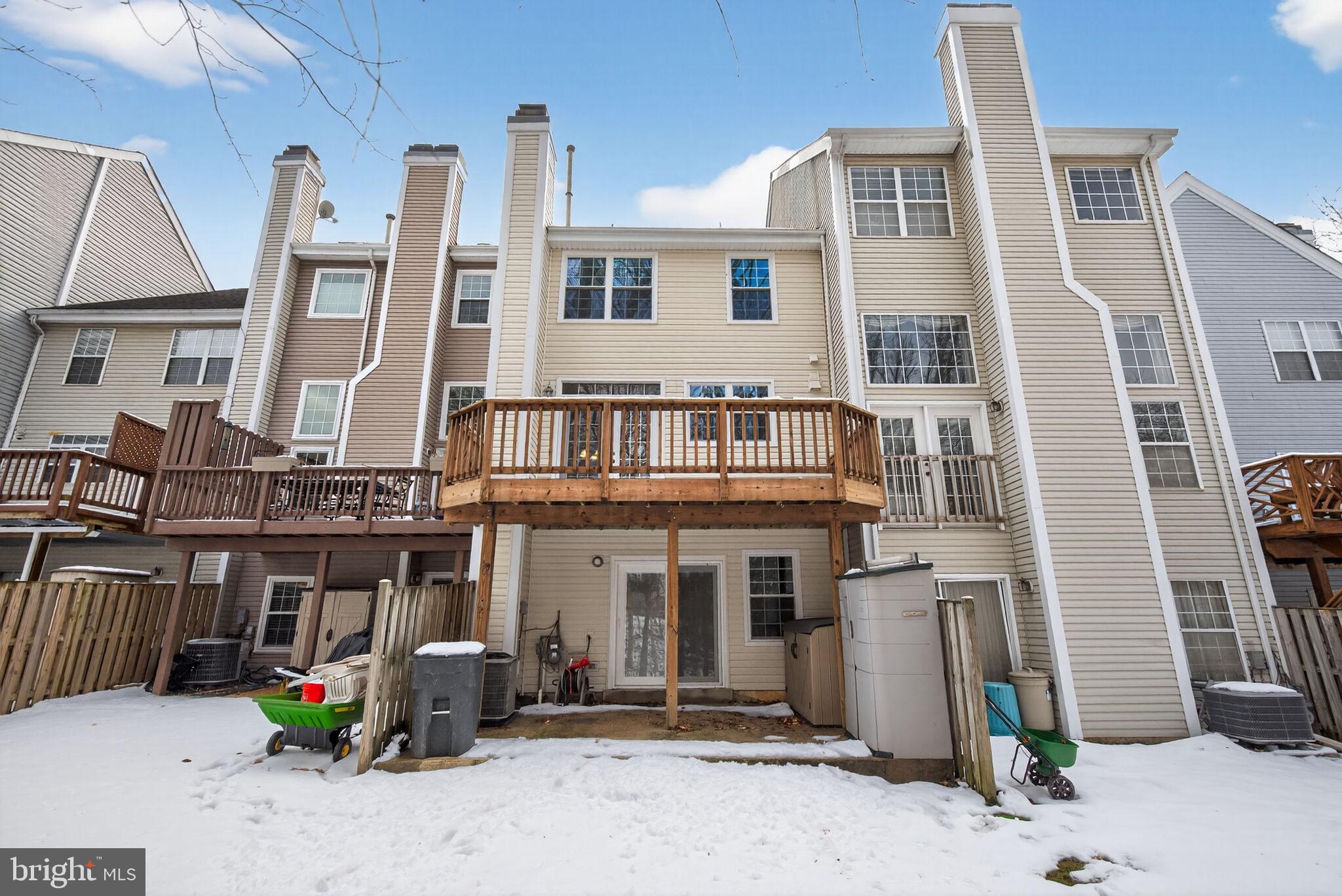 LAKE HALLOWELL - Residential