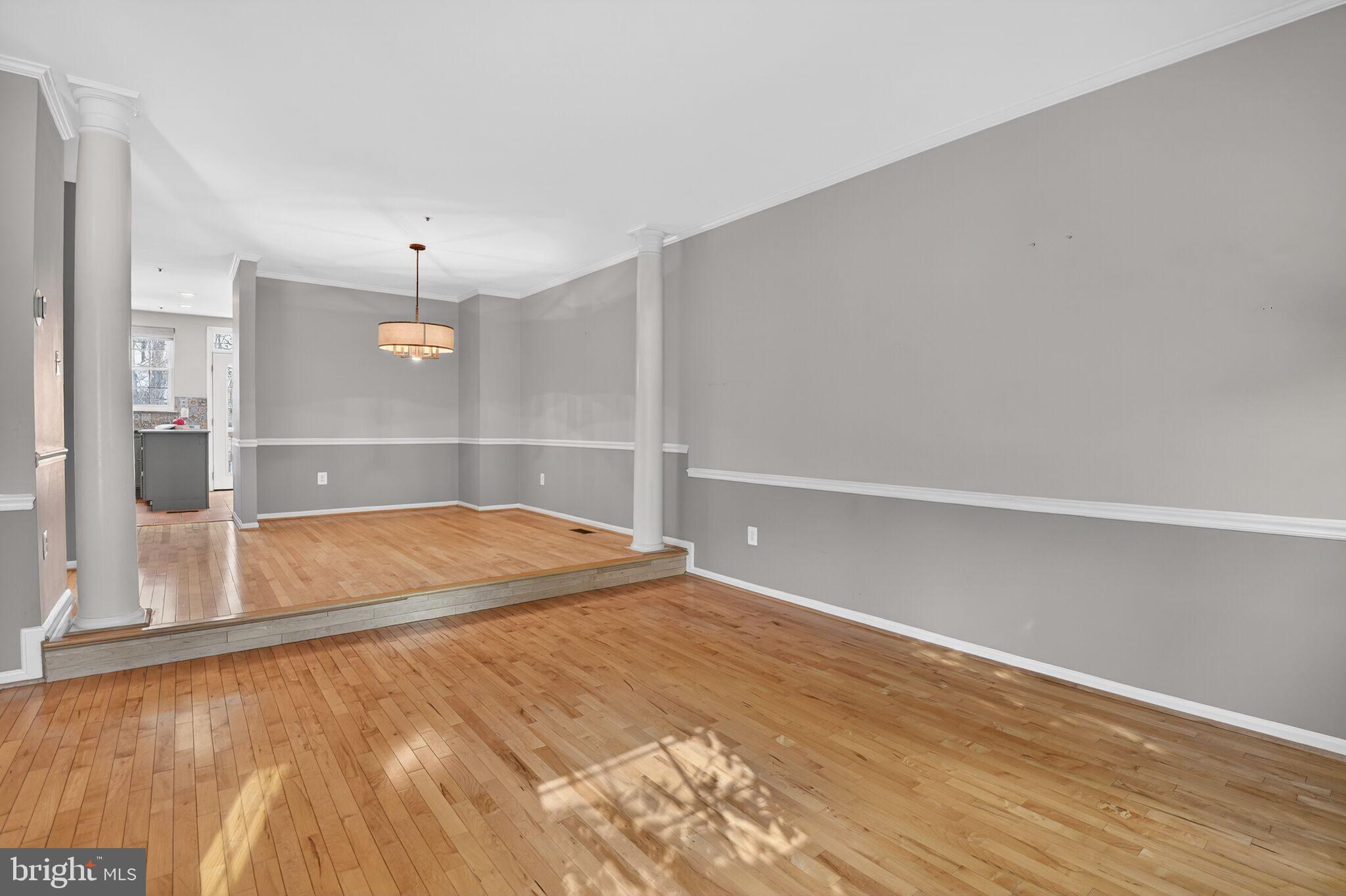 LAKE HALLOWELL - Residential