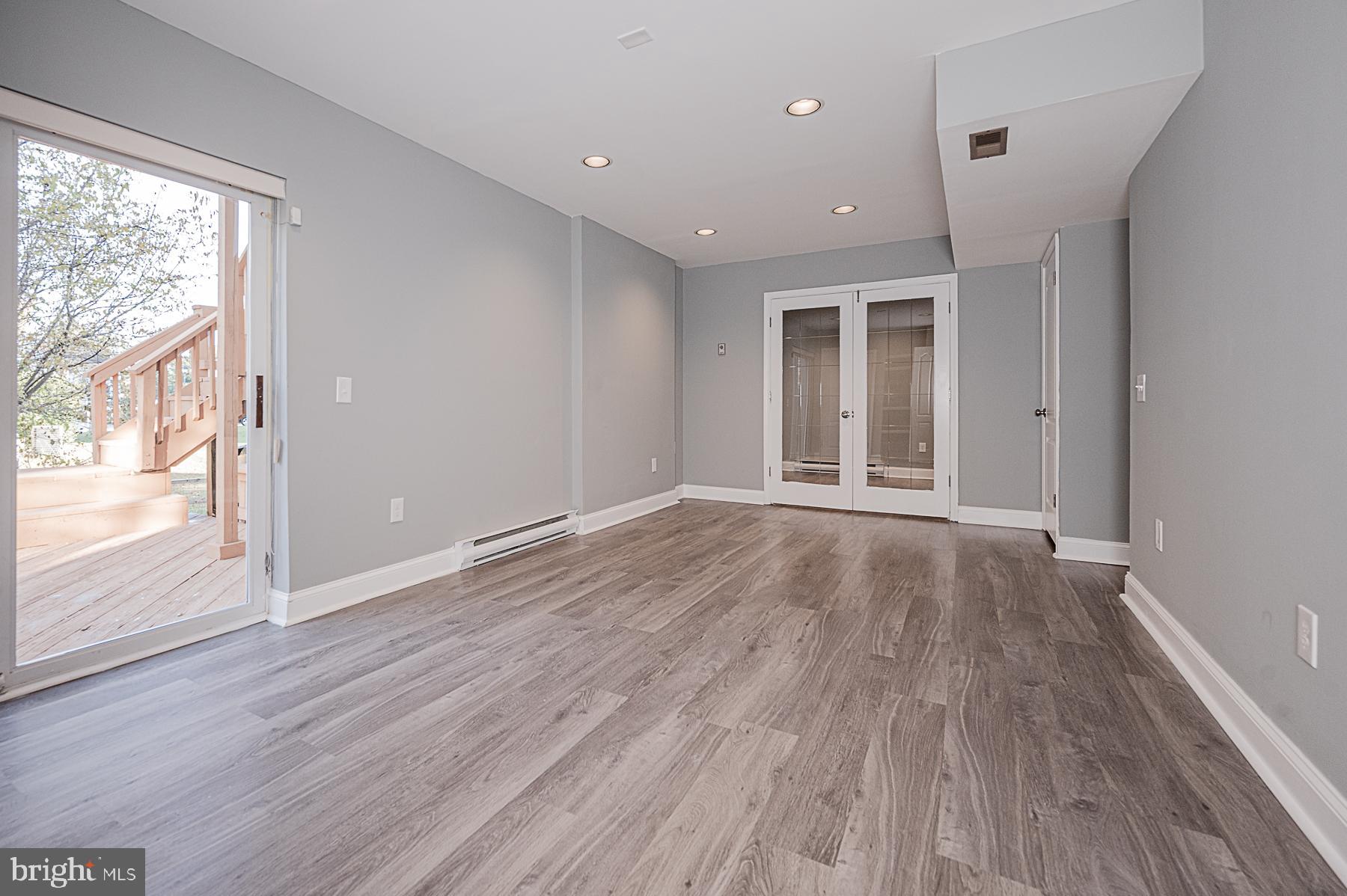 SUBURBIA/VILLAGE OF TIMBER GROVE - Residential