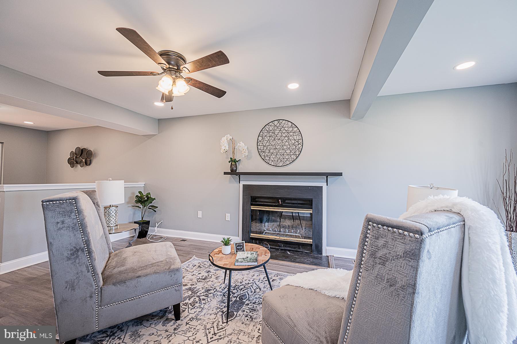 SUBURBIA/VILLAGE OF TIMBER GROVE - Residential