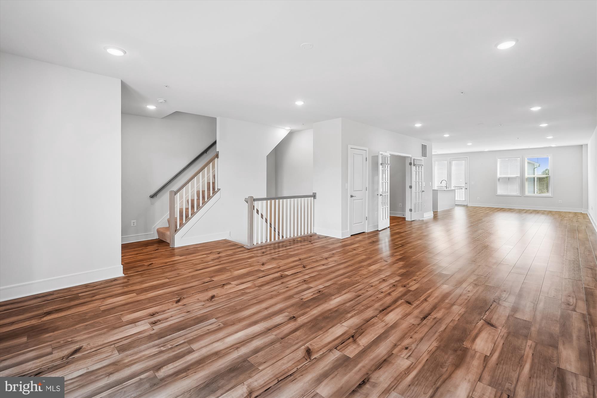 DEMOTT & SILVER - Residential