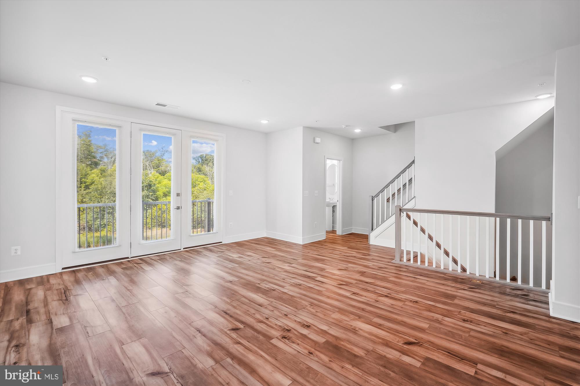 DEMOTT & SILVER - Residential