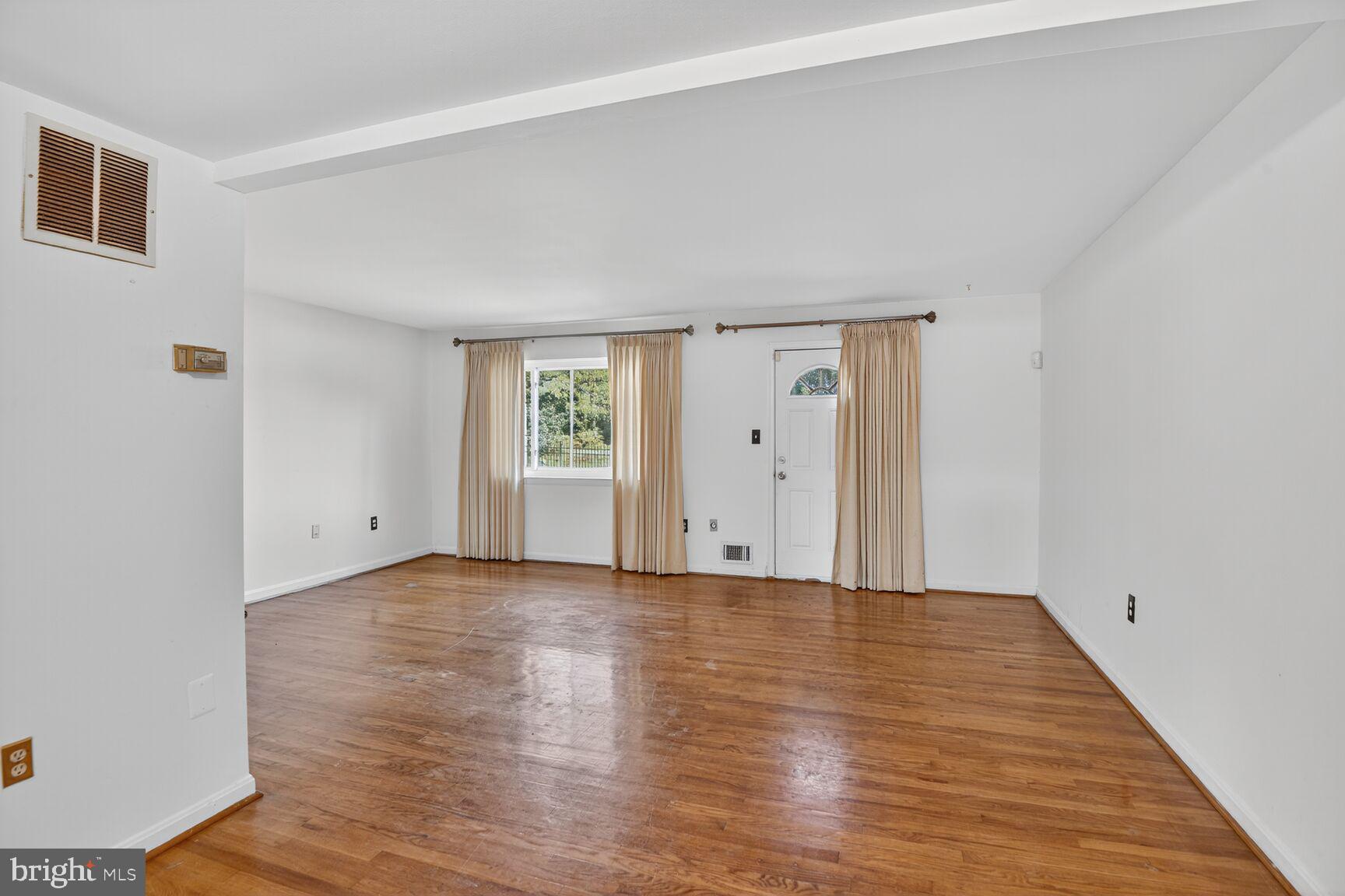 2907 SUNSET LANE