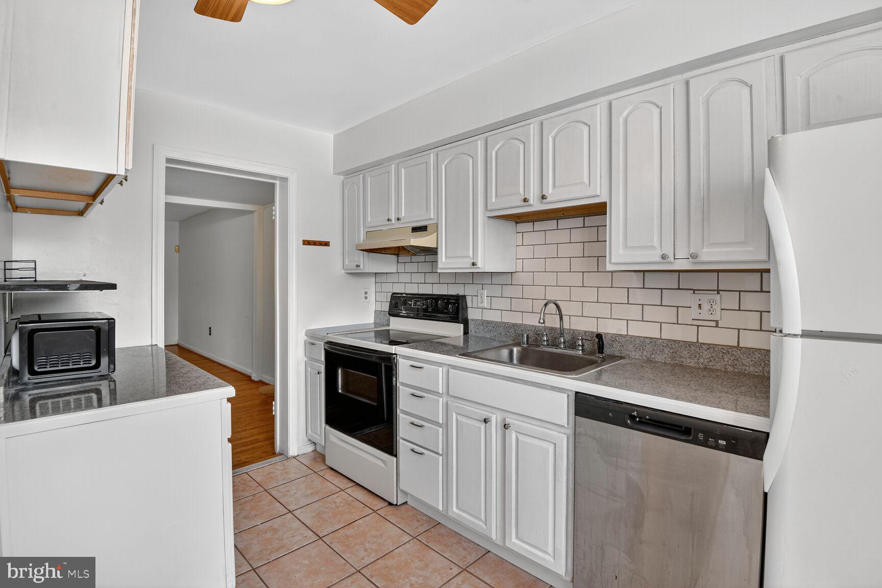 2907 SUNSET LANE