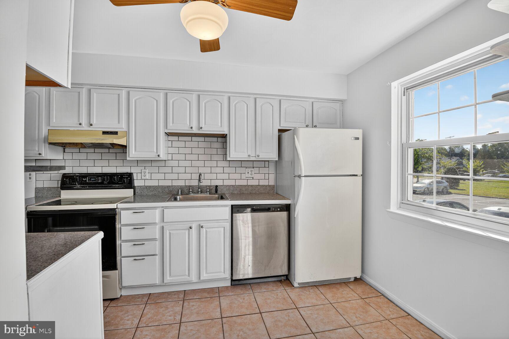 2907 SUNSET LANE
