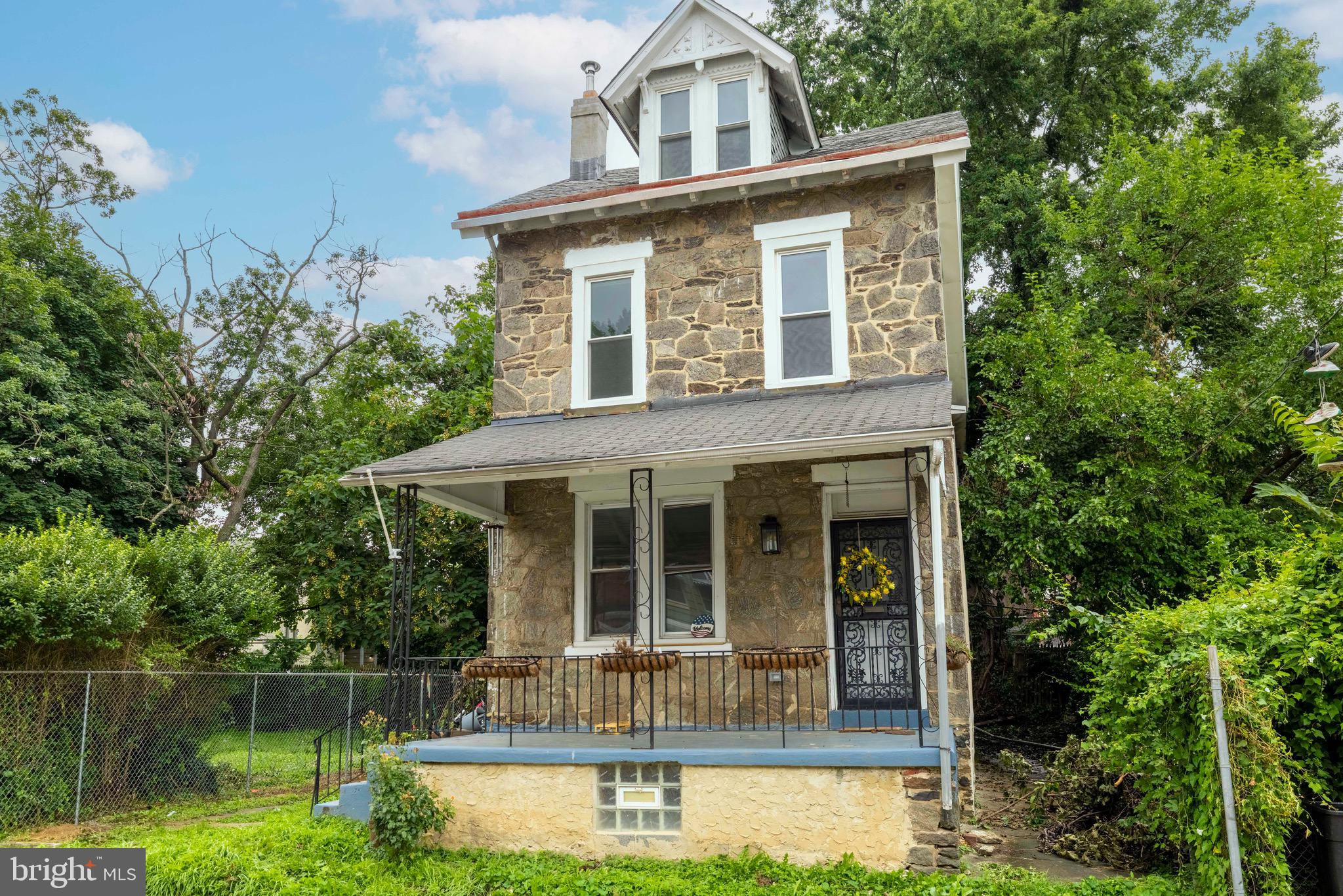 121 E PLEASANT STREET