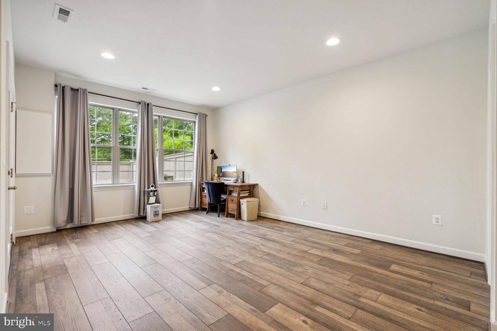 LAKE MANASSAS - Residential