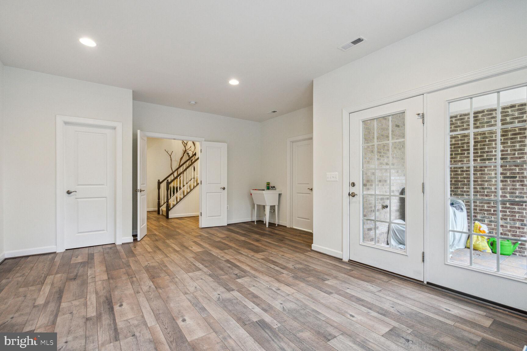 LAKE MANASSAS - Residential