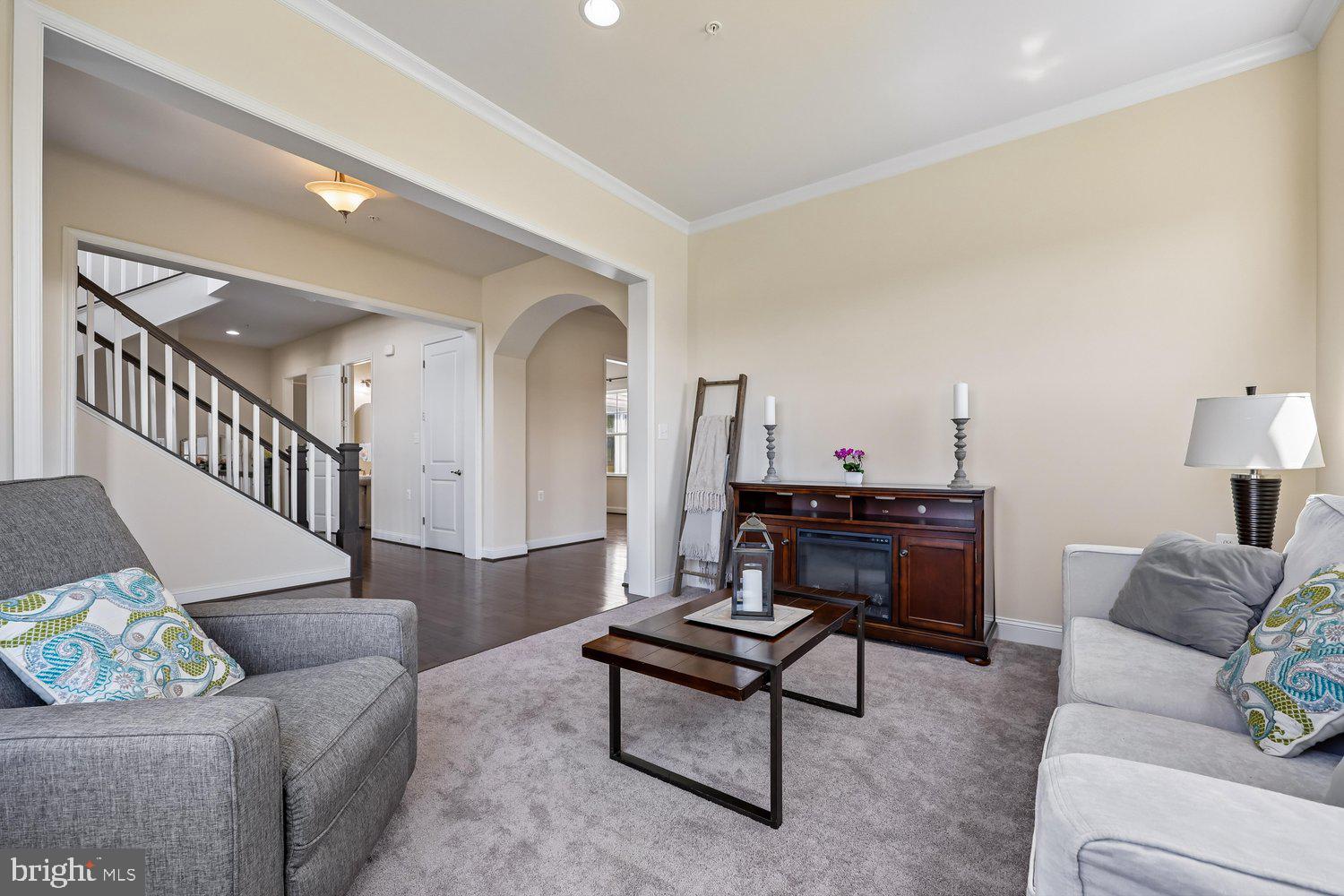 SPRING HOLLOW - Residential