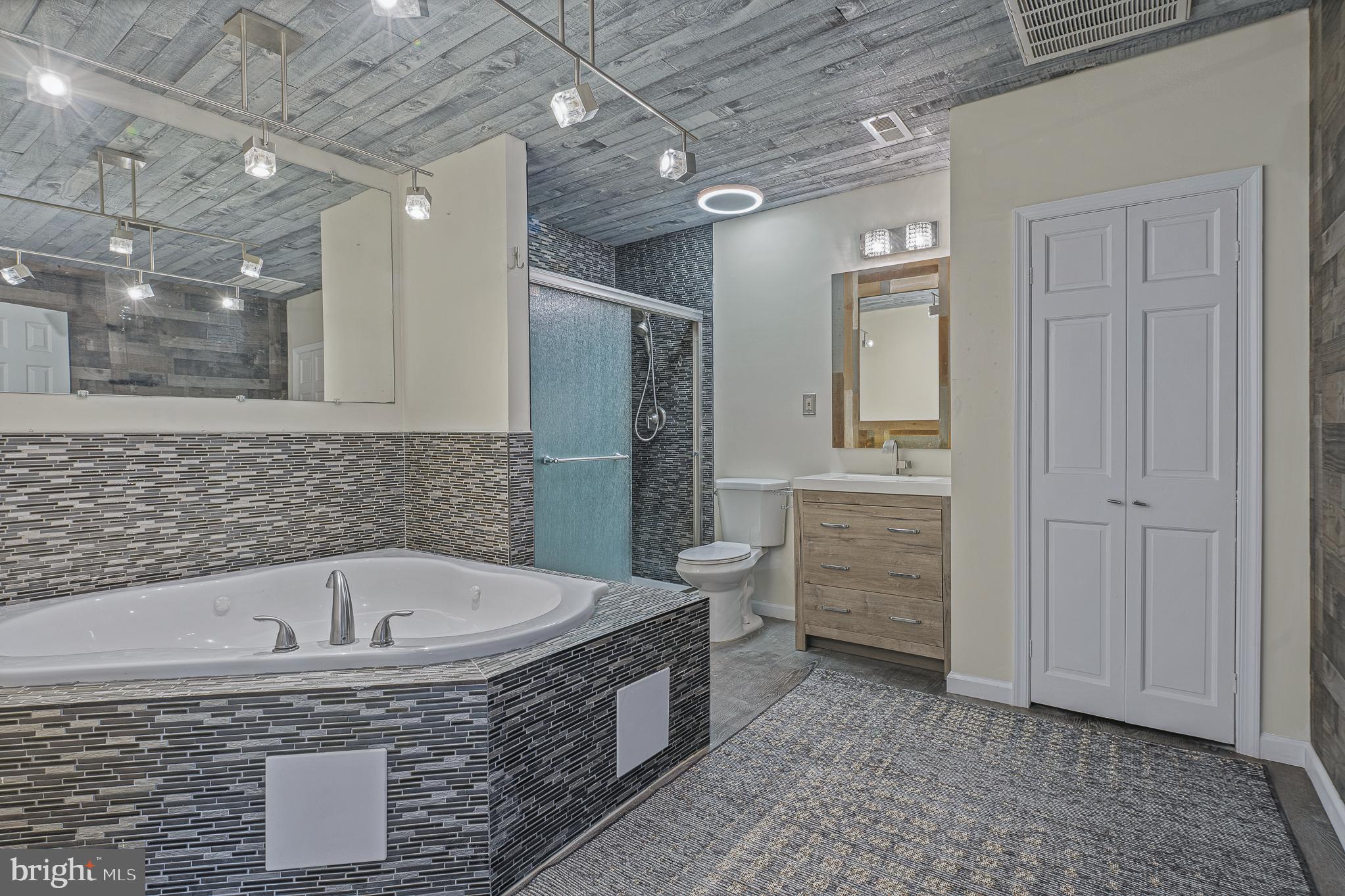 MICHAELTON MANOR - Residential